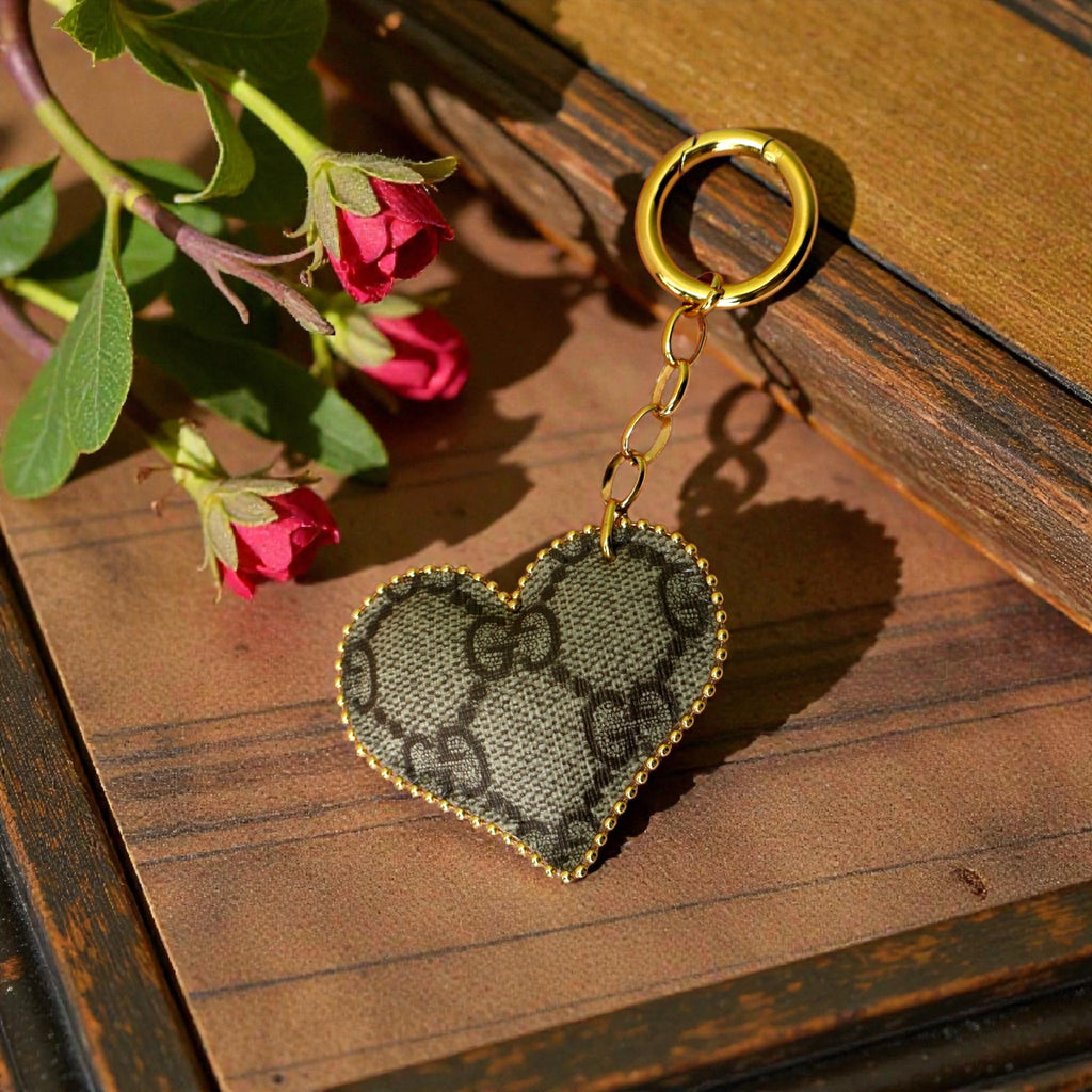 Portachiavi Cuore Upcycled – Monogram Vintage