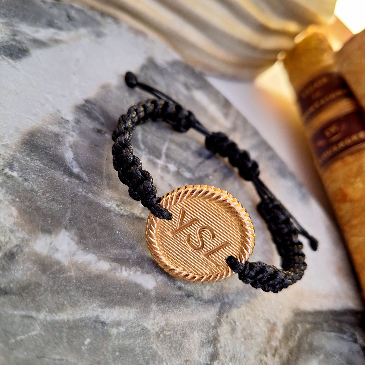 Onyx Bracelet - Handcrafted Relux creation with an upcycled button