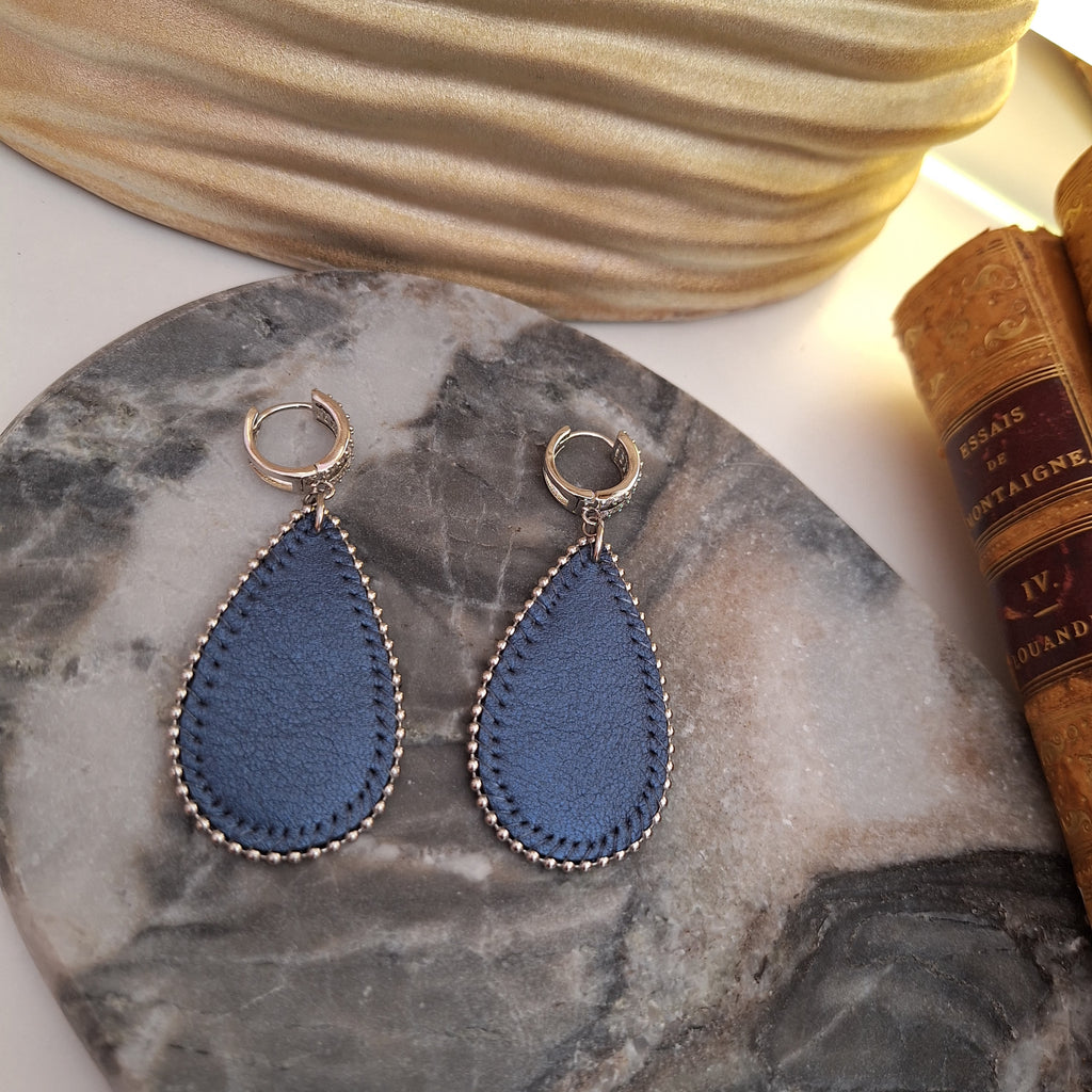 Roa earrings - Handcrafted Relux creation in upcycled vintage fabric