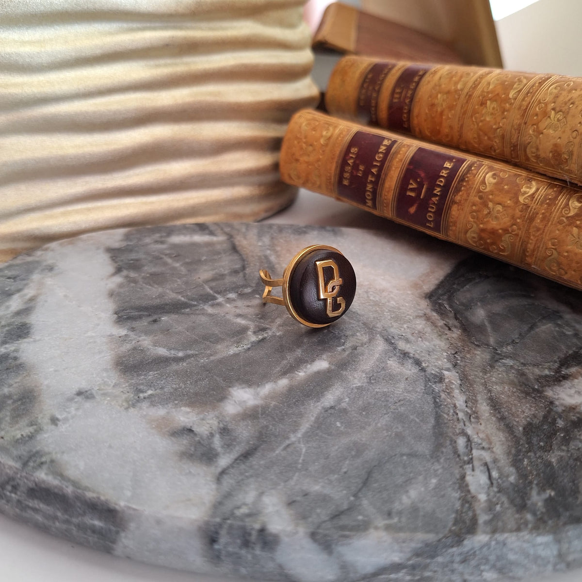 Anello Bea - Creazione artigianale Relux con bottone upcycled