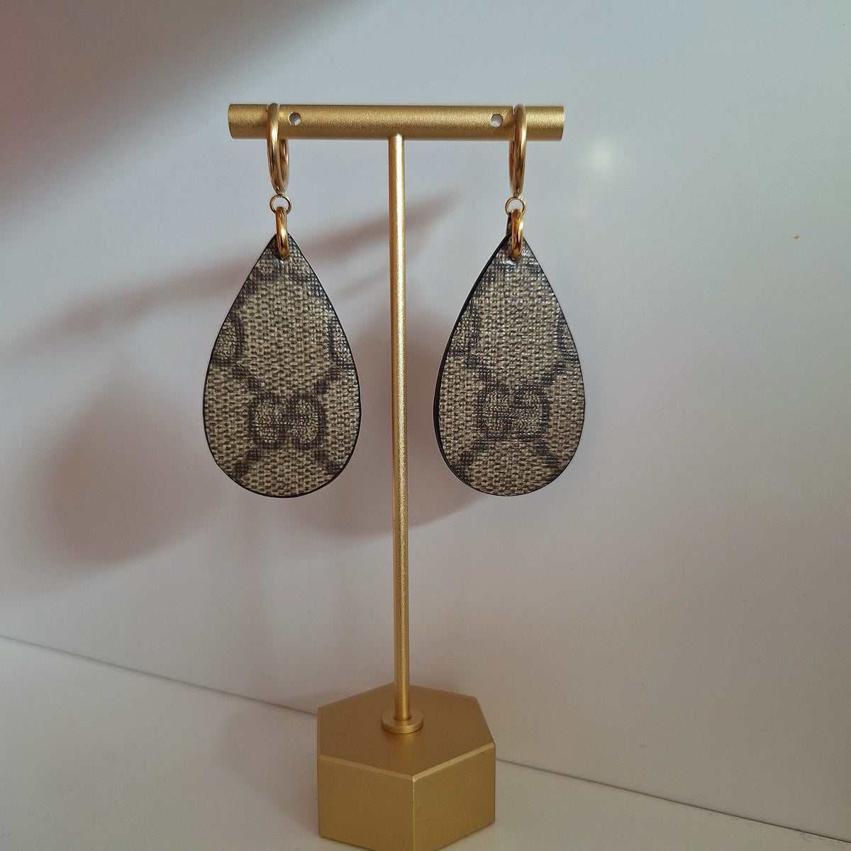 Rua Earrings - Relux artisanal creation in upcycled vintage leather (canvas)