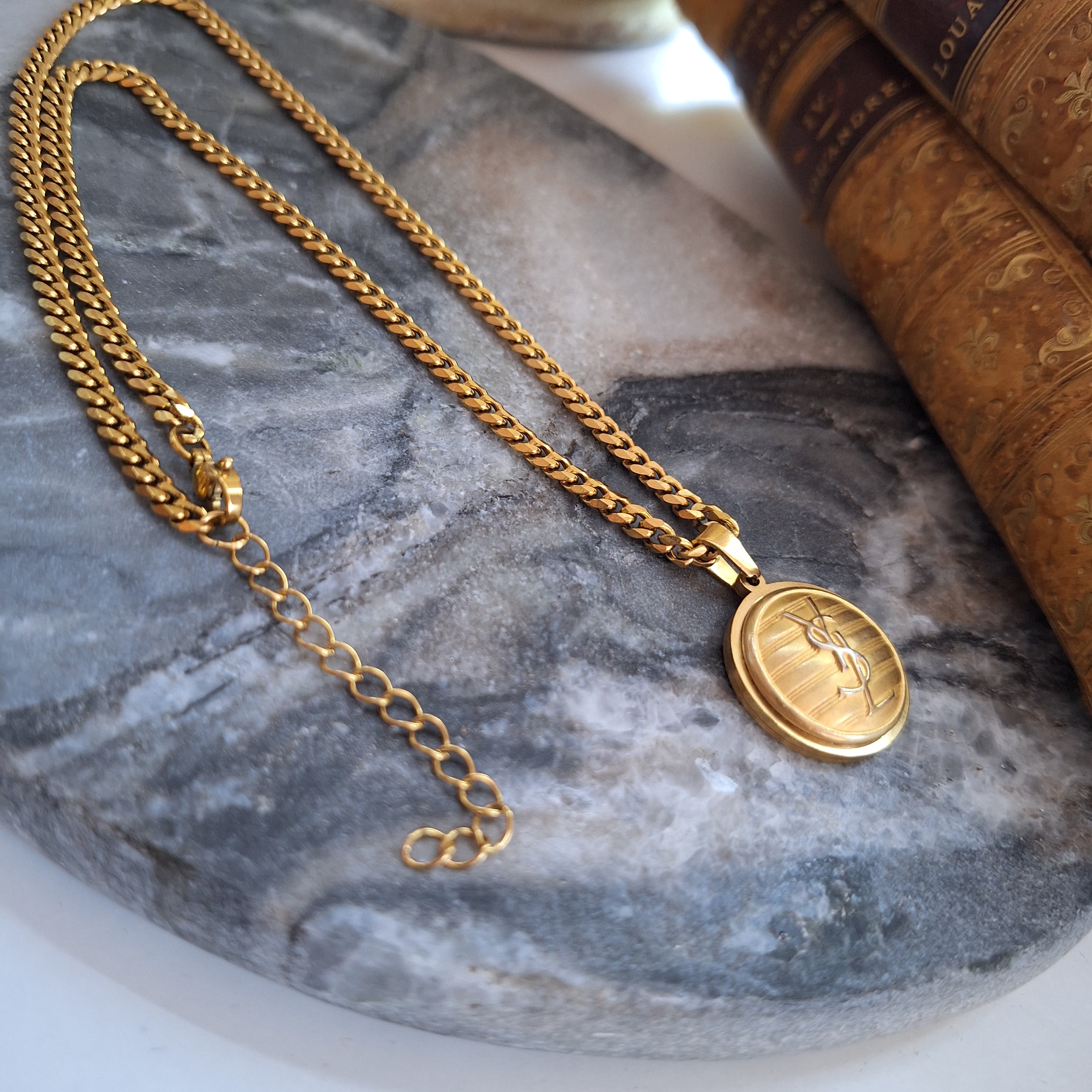 Collana One - Creazione artigianale Relux con bottone vintage upcycled