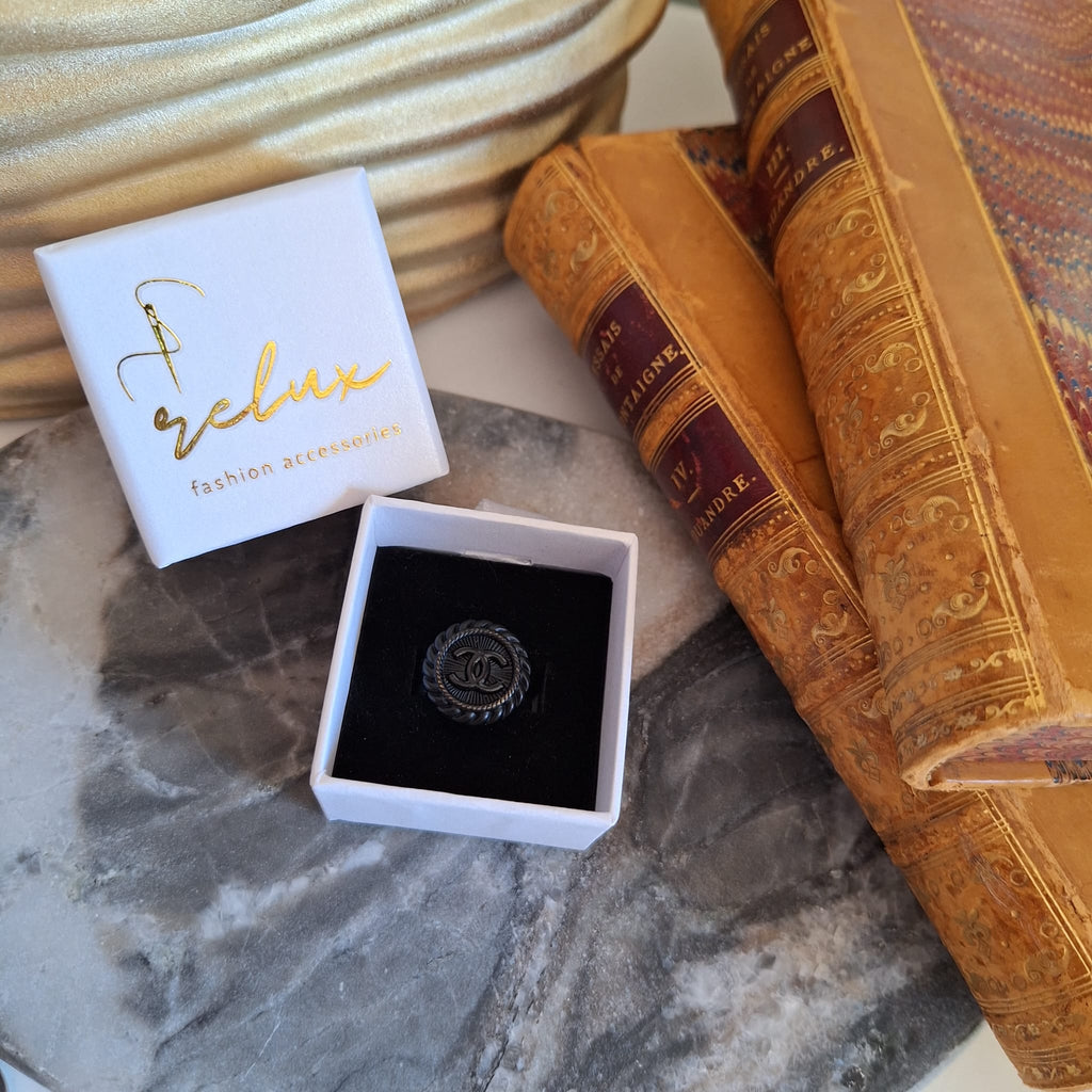 Anello Ava - Creazione artigianale Relux con bottone upcycled