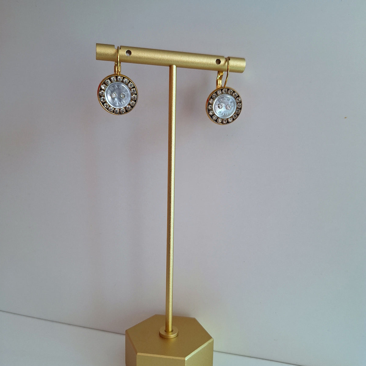 Rola Earrings - Relux artisanal creation with upcycled vintage buttons