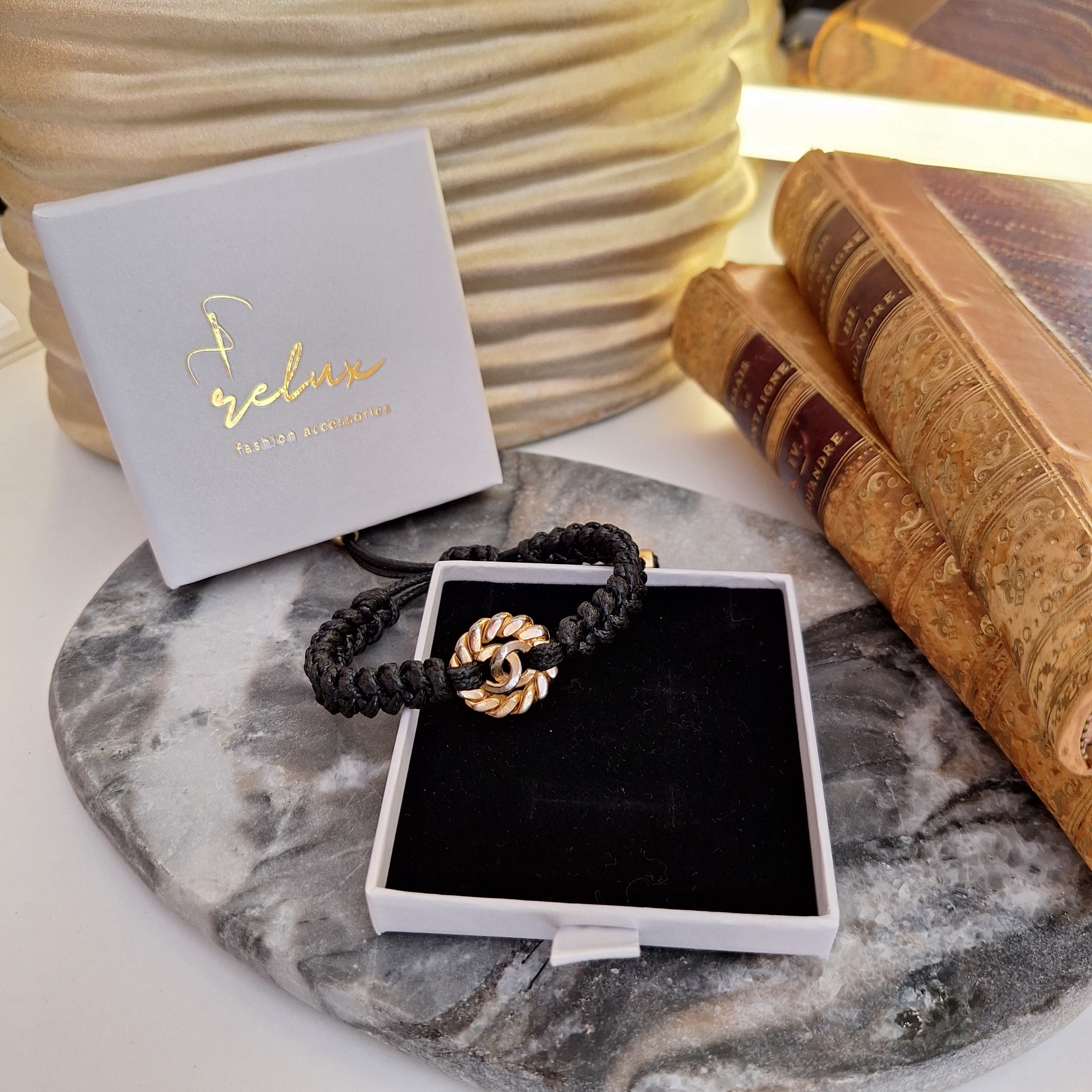 Odel Bracelet - Relux handcrafted creation with upcycled button