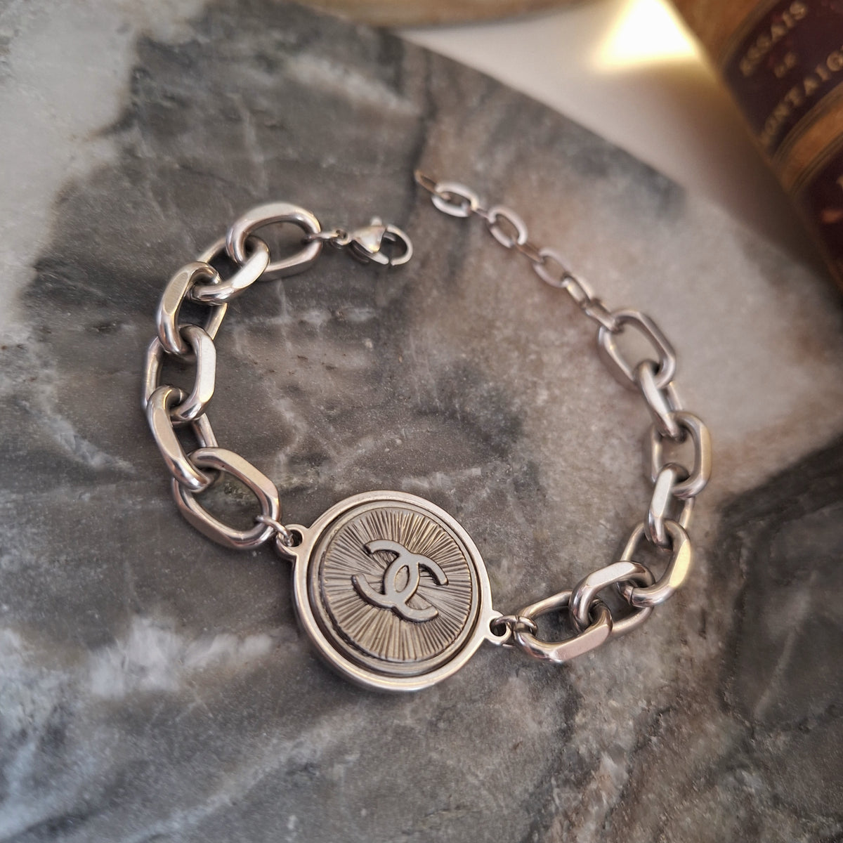 Bracciale Cloe - Creazione artigianale Relux con bottone vintage upcycled