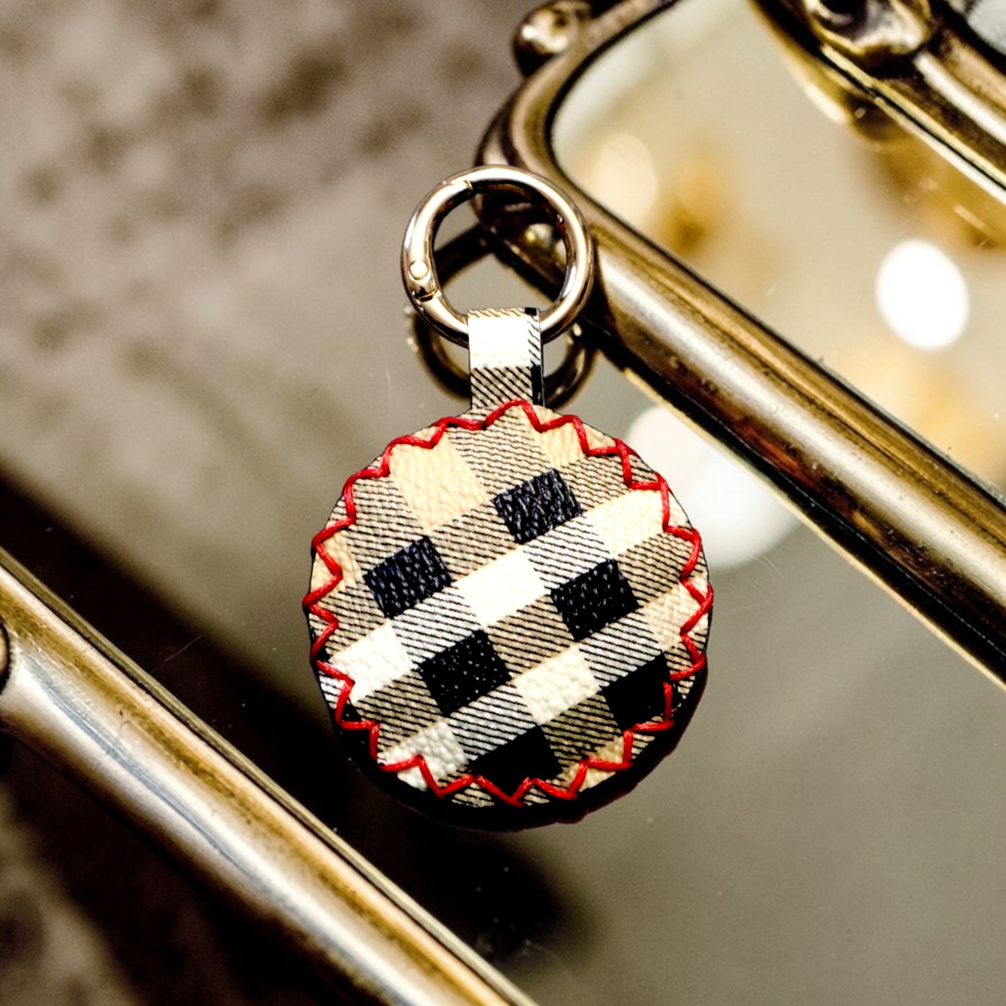 Portachiavi "Berry" Upcycled Monogram