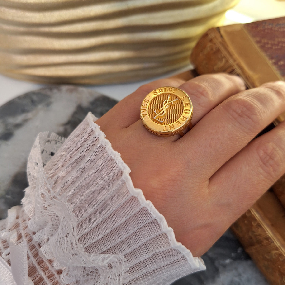 Anello Etta - Creazione artigianale Relux con bottone upcycled
