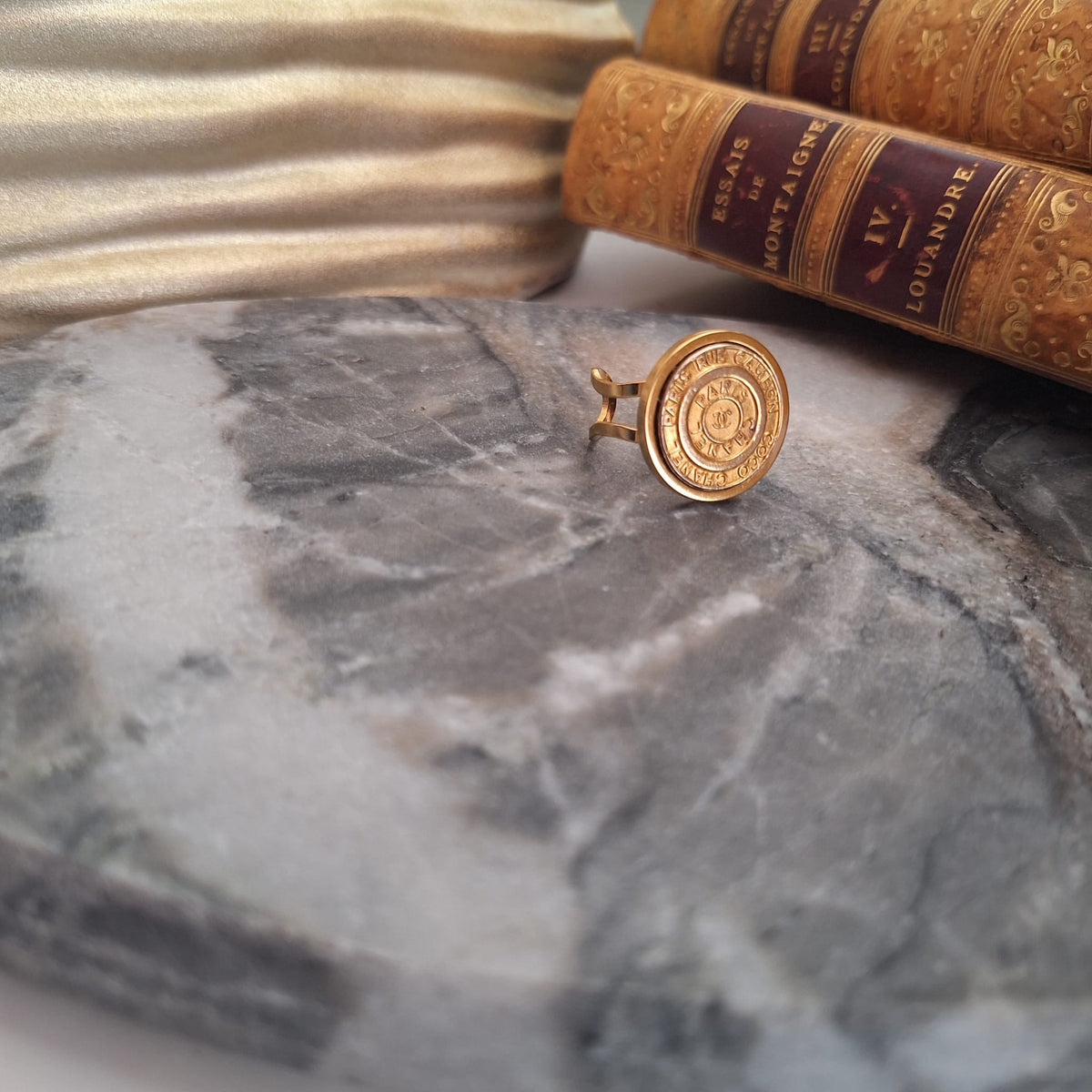 Anello Fay - Creazione artigianale Relux con bottone upcycled