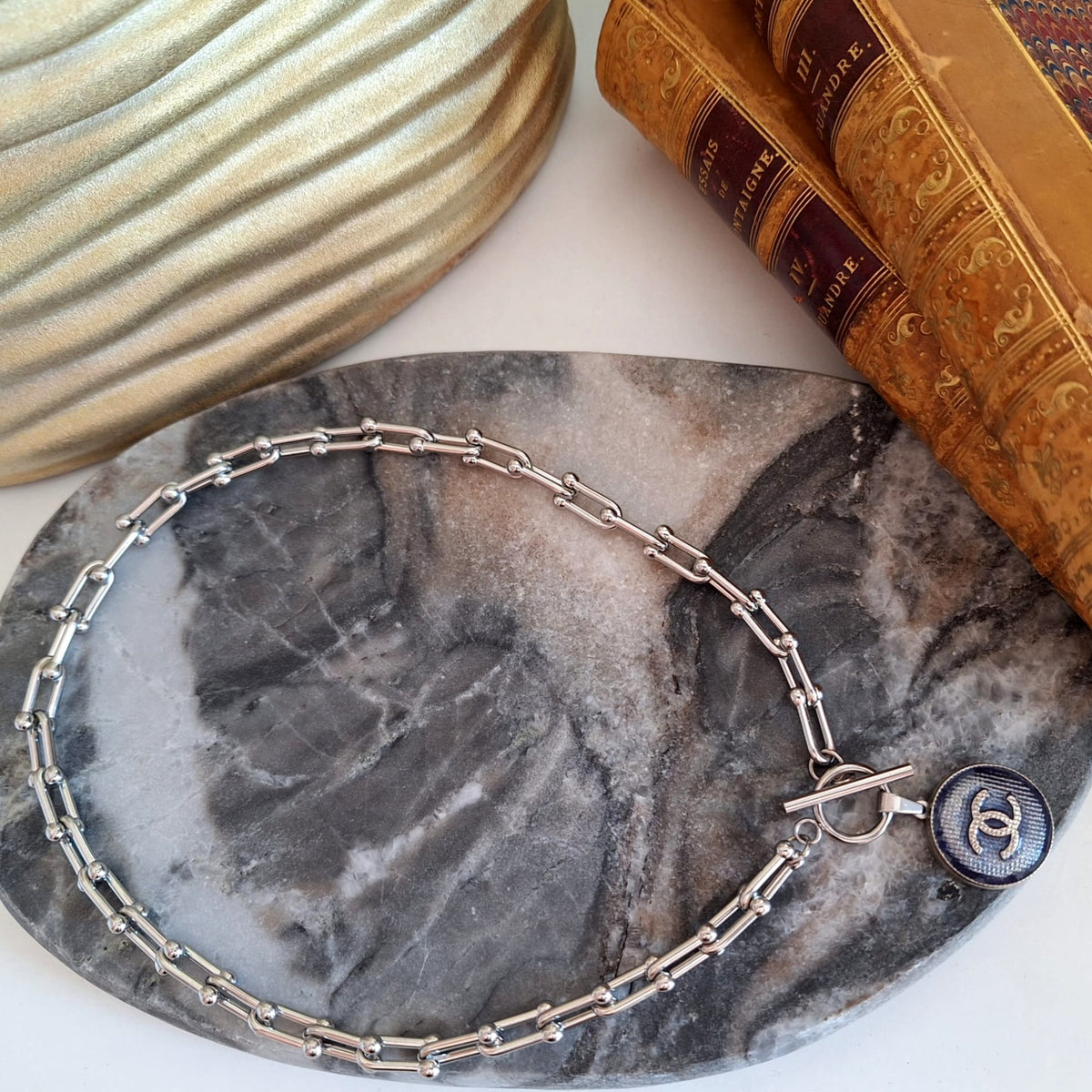 Collana Dora - Creazione artigianale Relux con bottone upcycled