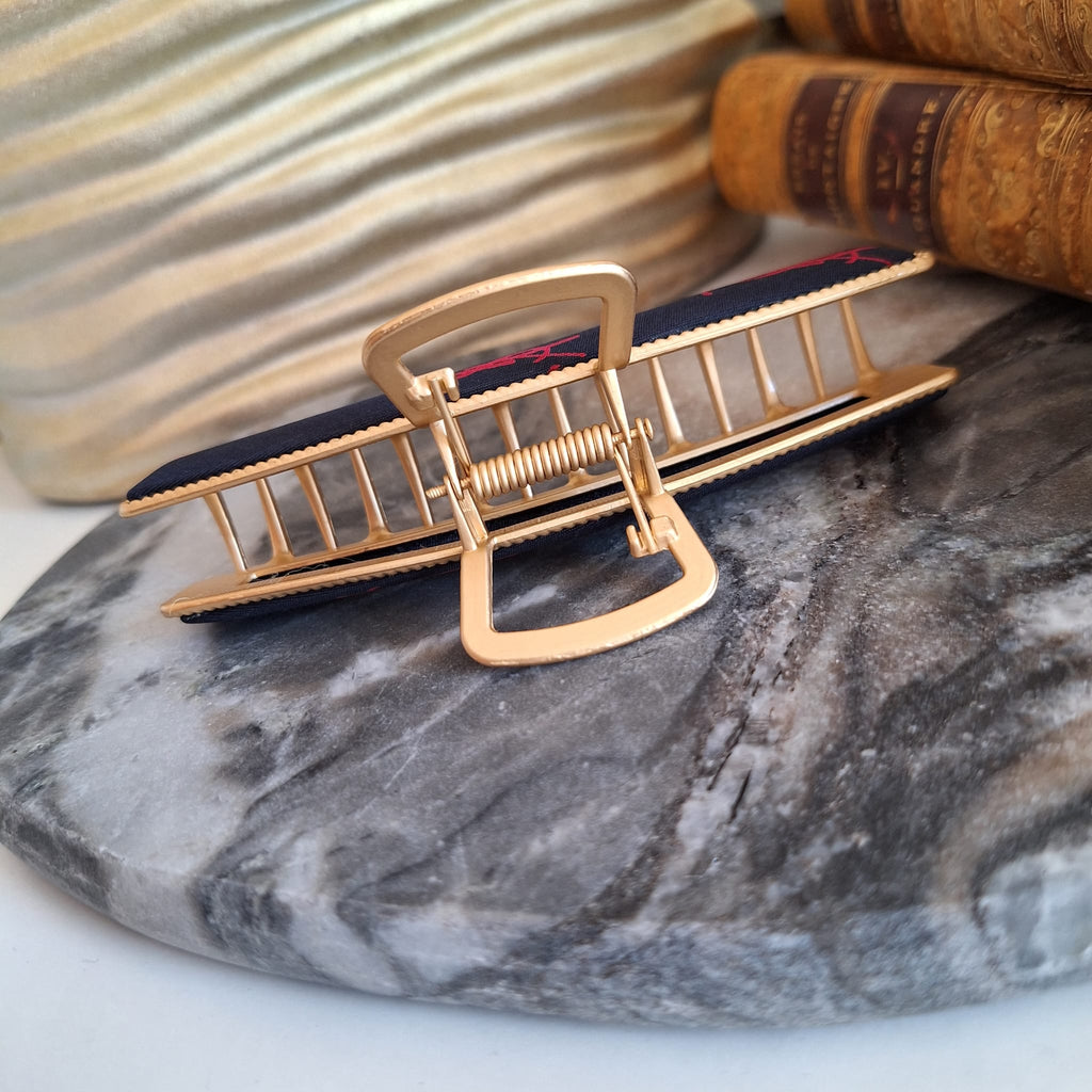 Naia hair accessory - Handcrafted Relux creation in upcycled vintage fabric
