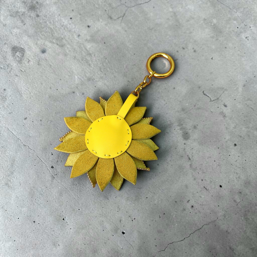 Charm Girasole in Pelle Upcycled