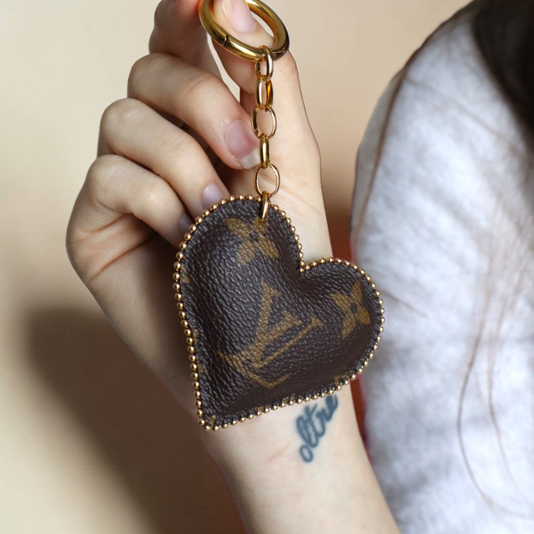 Portachiavi Cuore Upcycled – Monogram Vintage