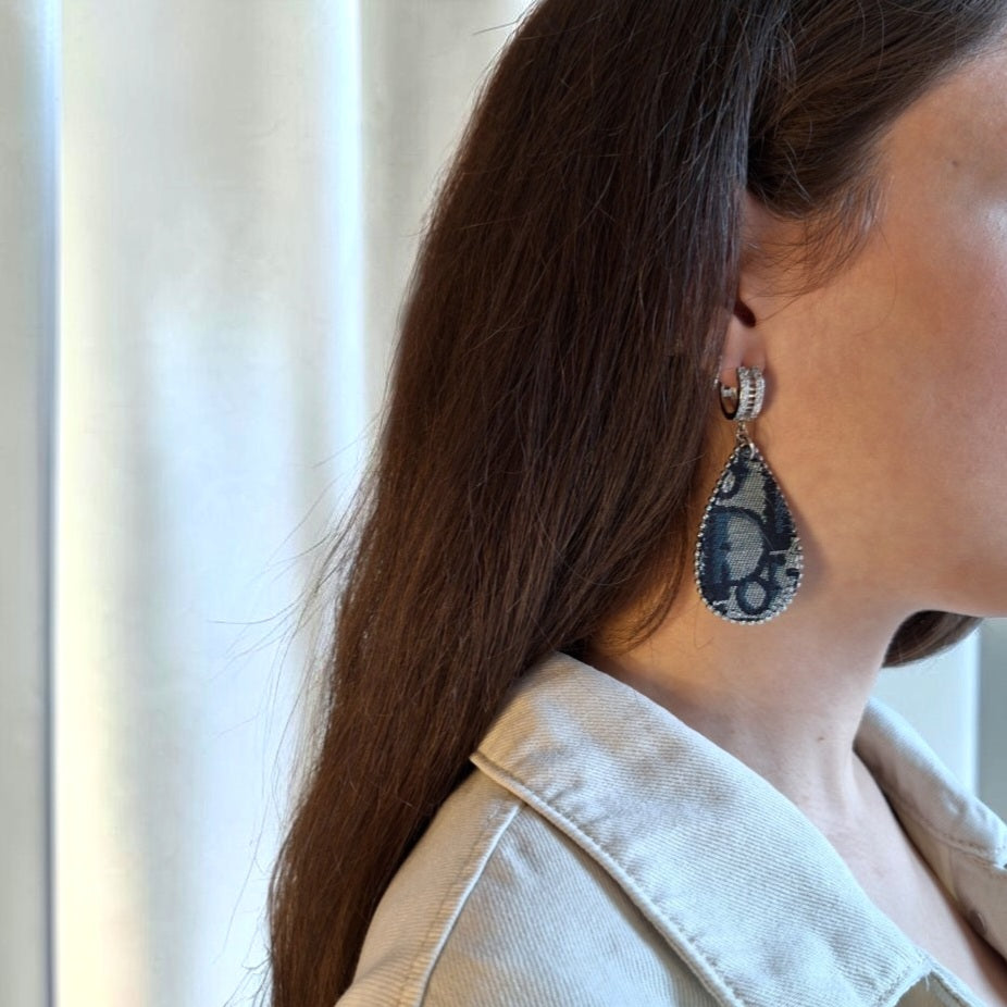 Roa earrings - Handcrafted Relux creation in upcycled vintage fabric
