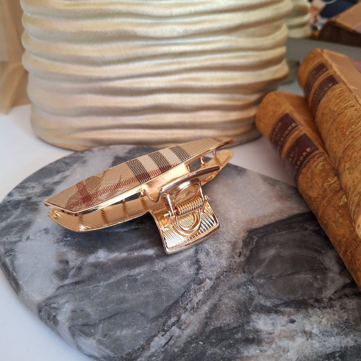 Accessorio per capelli Rona - Creazione artigianale Relux in pelle vintage upcycled