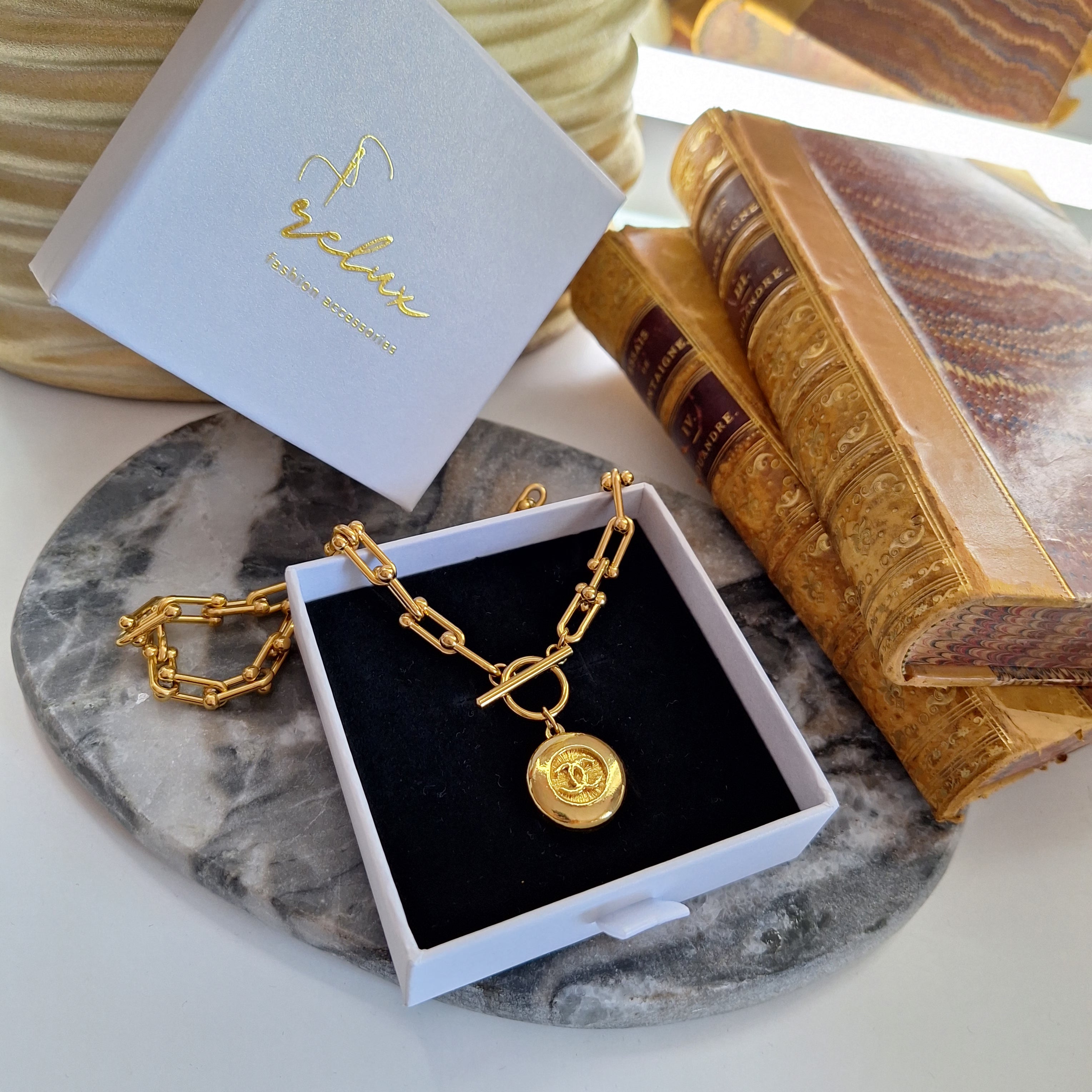 Collana Liz - Creazione artigianale Relux con bottone vintage upcycled