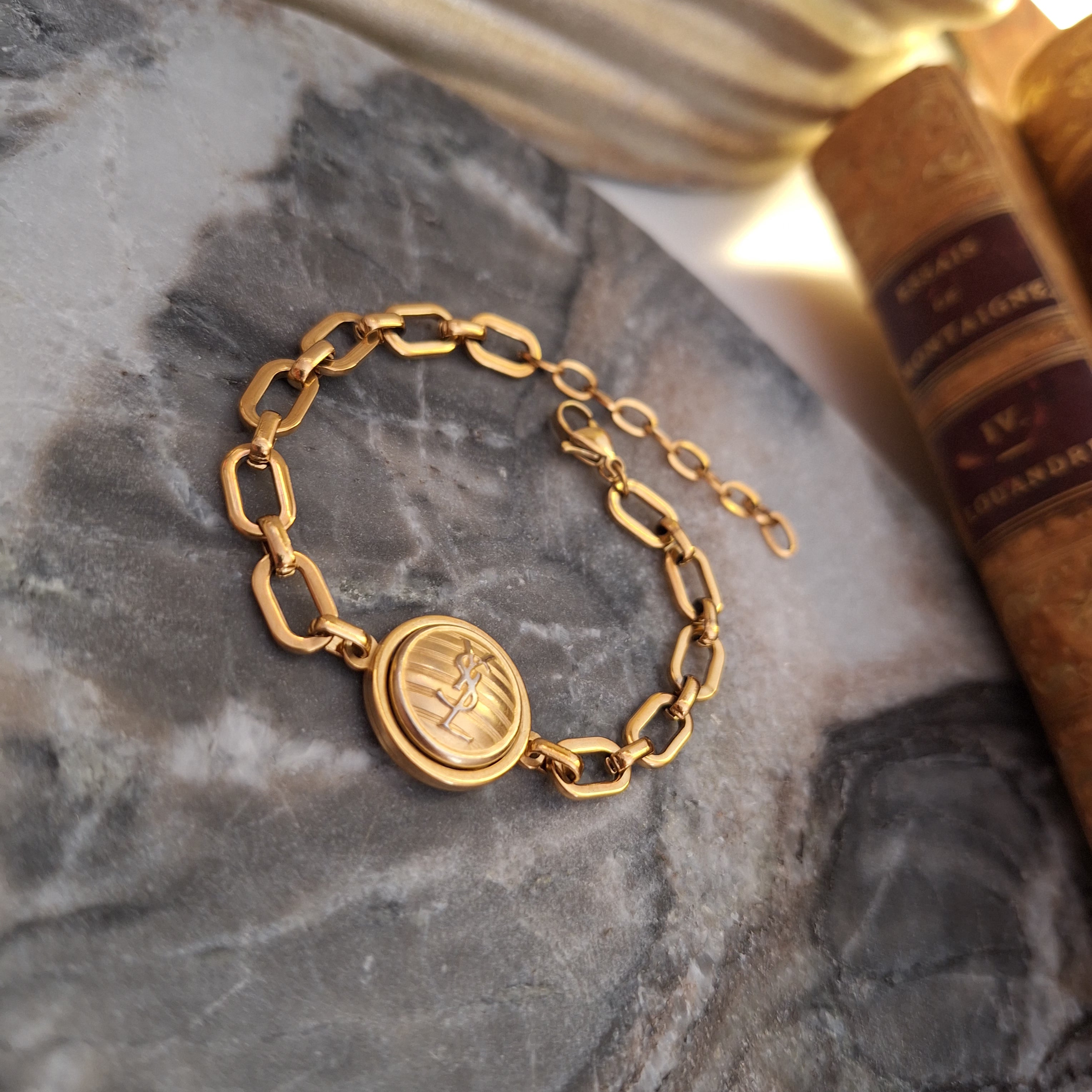 Bracciale Lore - Creazione artigianale Relux con bottone vintage upcycled