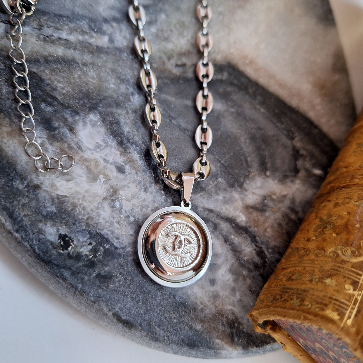 Elia Necklace - Relux handcrafted creation with upcycled vintage button