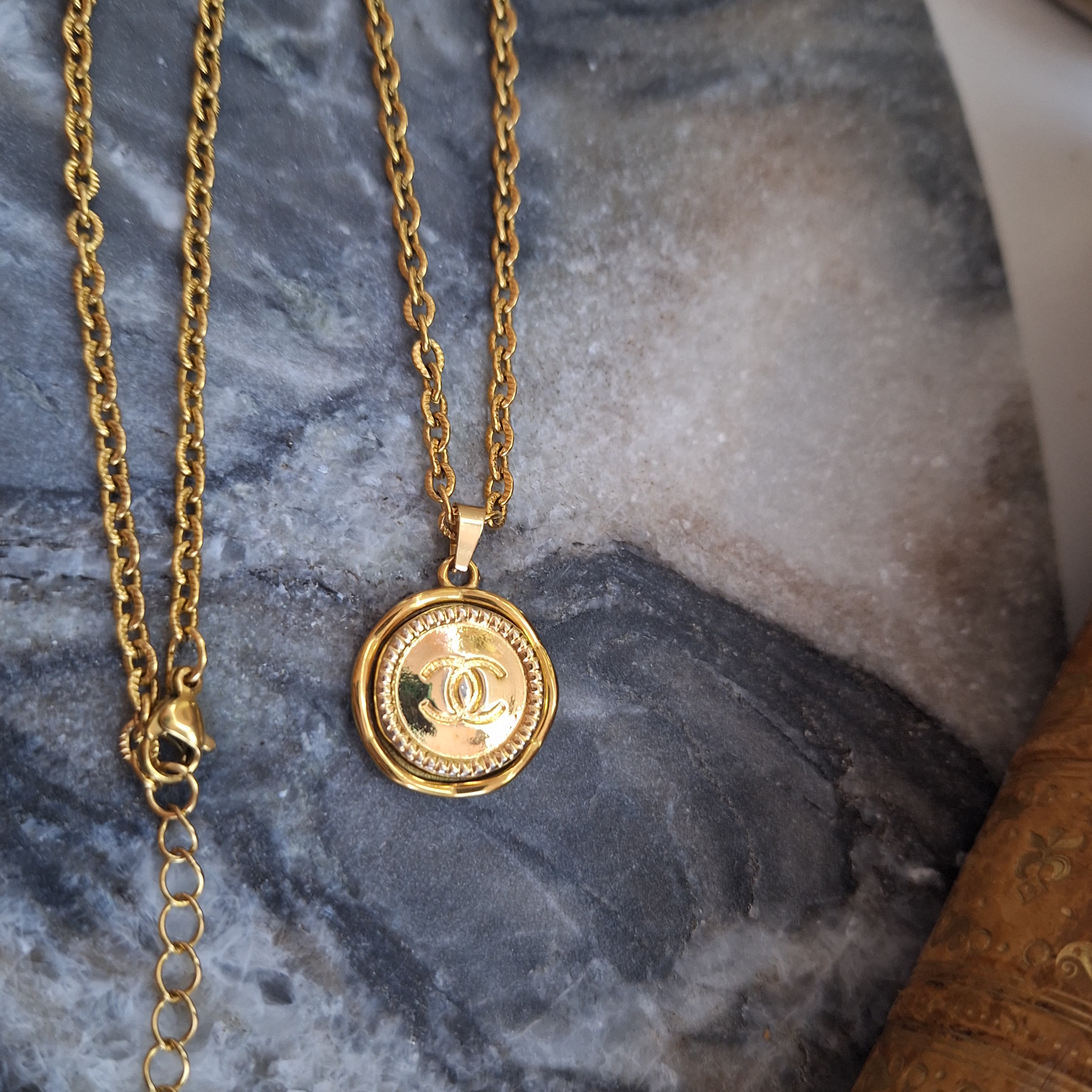 Collana Raga - Creazione artigianale Relux con bottone vintage upcycled