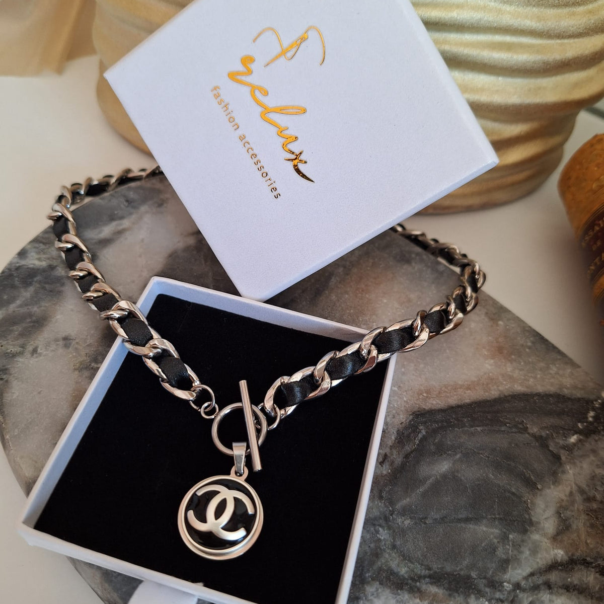 Collana Noa - Creazione artigianale Relux con bottone upcycled