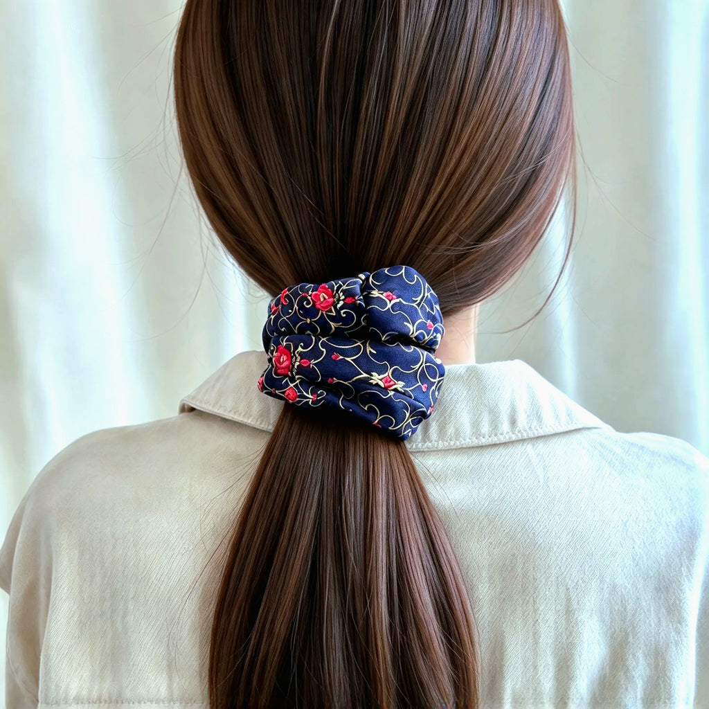 Scrunchie Pat - Creazione artigianale Relux in stoffa vintage upcycled