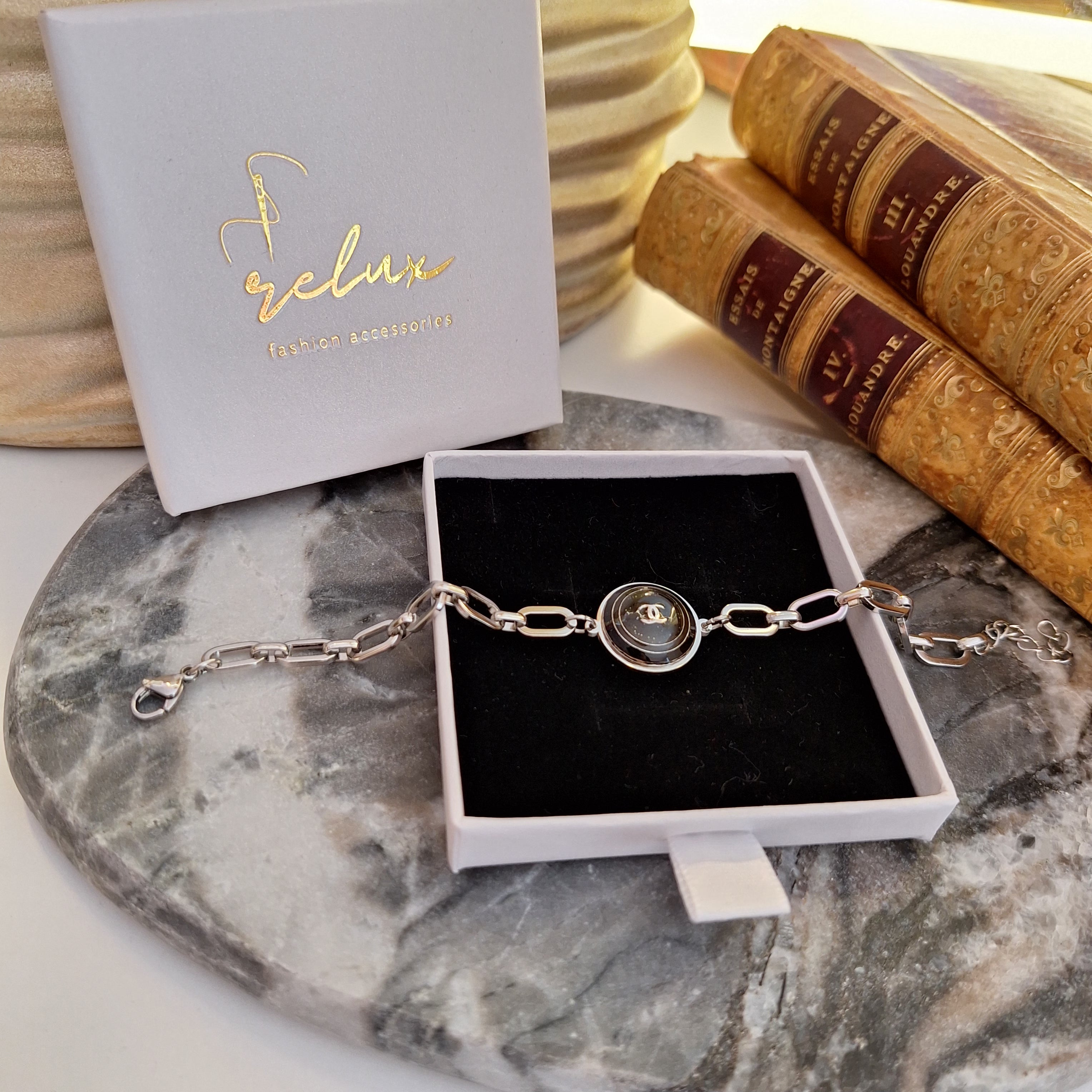 Bracciale Dina - Creazione artigianale Relux con bottone vintage upcycled