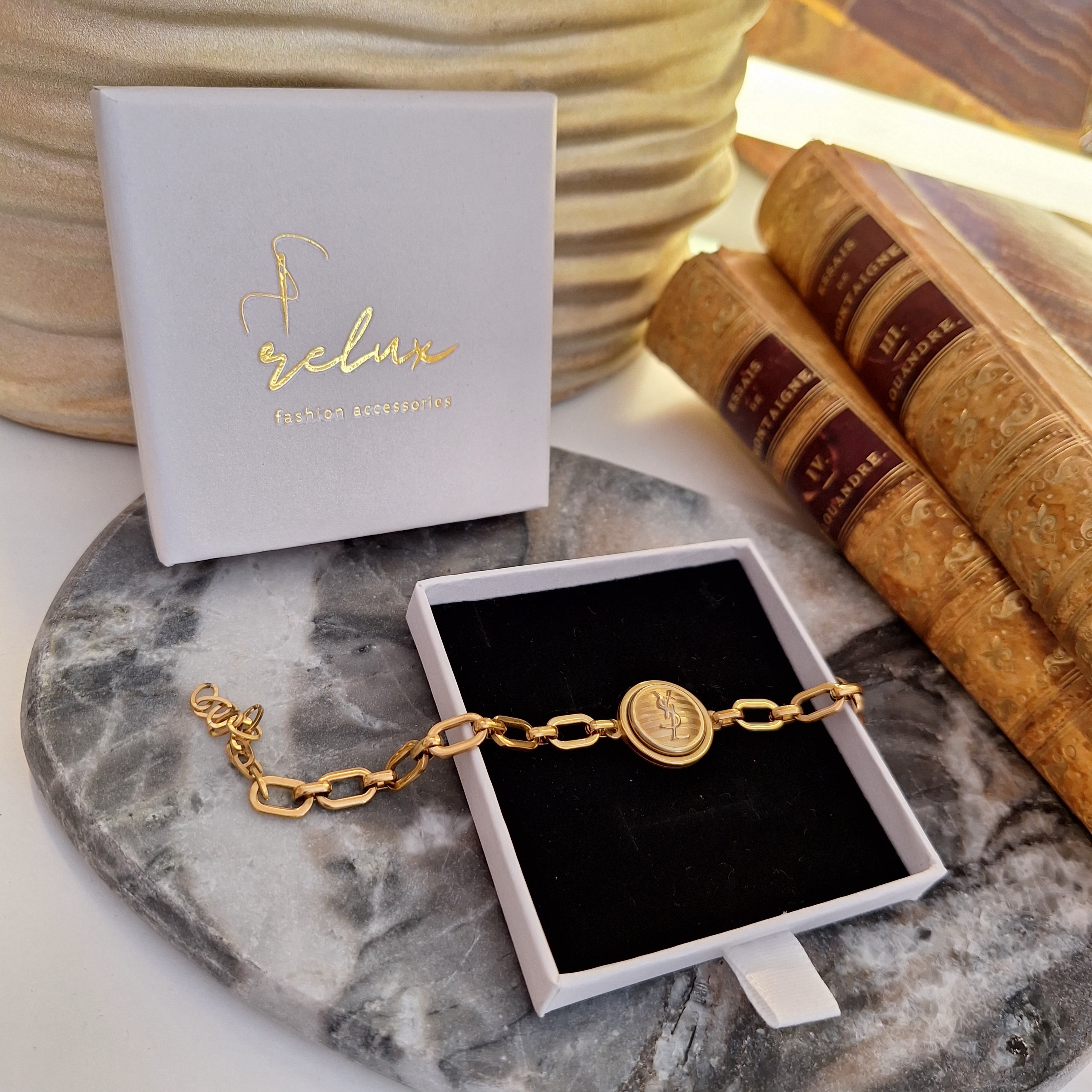 Bracciale Lore - Creazione artigianale Relux con bottone vintage upcycled