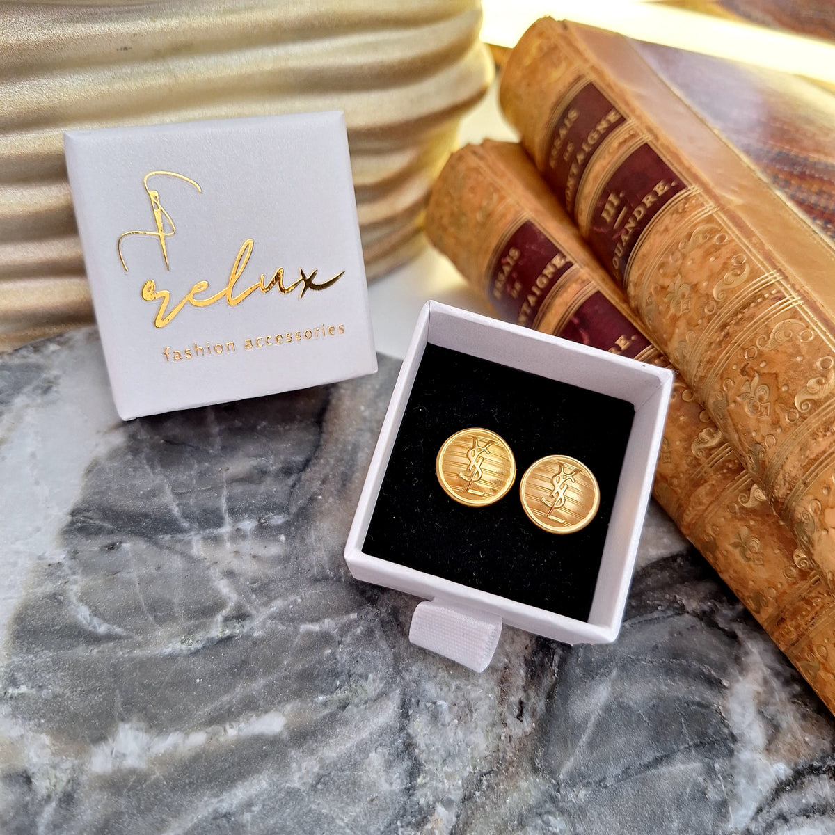 Mely earrings - Handcrafted Relux creation with upcycled vintage buttons