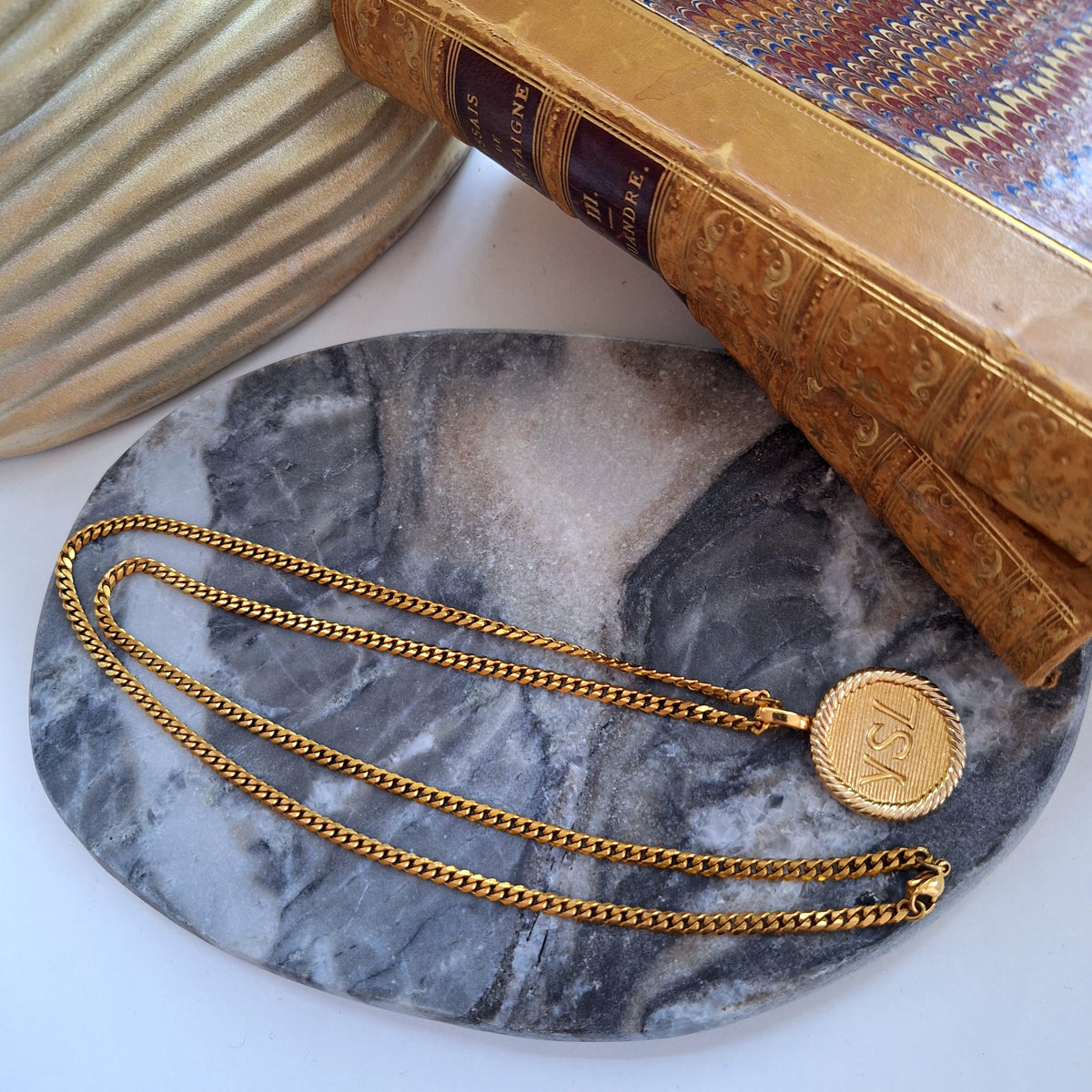 Collana Nyx - Creazione artigianale Relux con bottone vintage upcycled