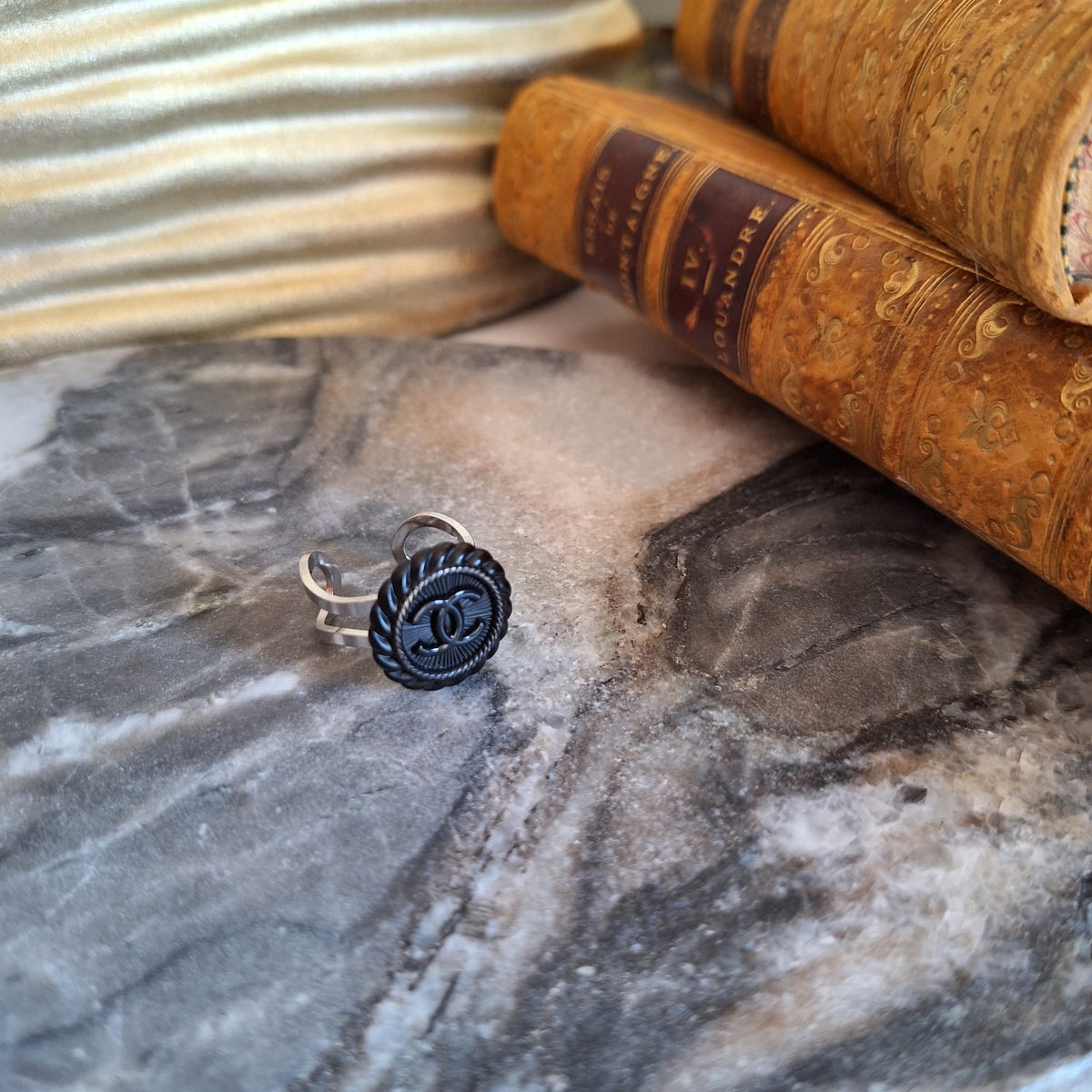 Anello Ava - Creazione artigianale Relux con bottone upcycled