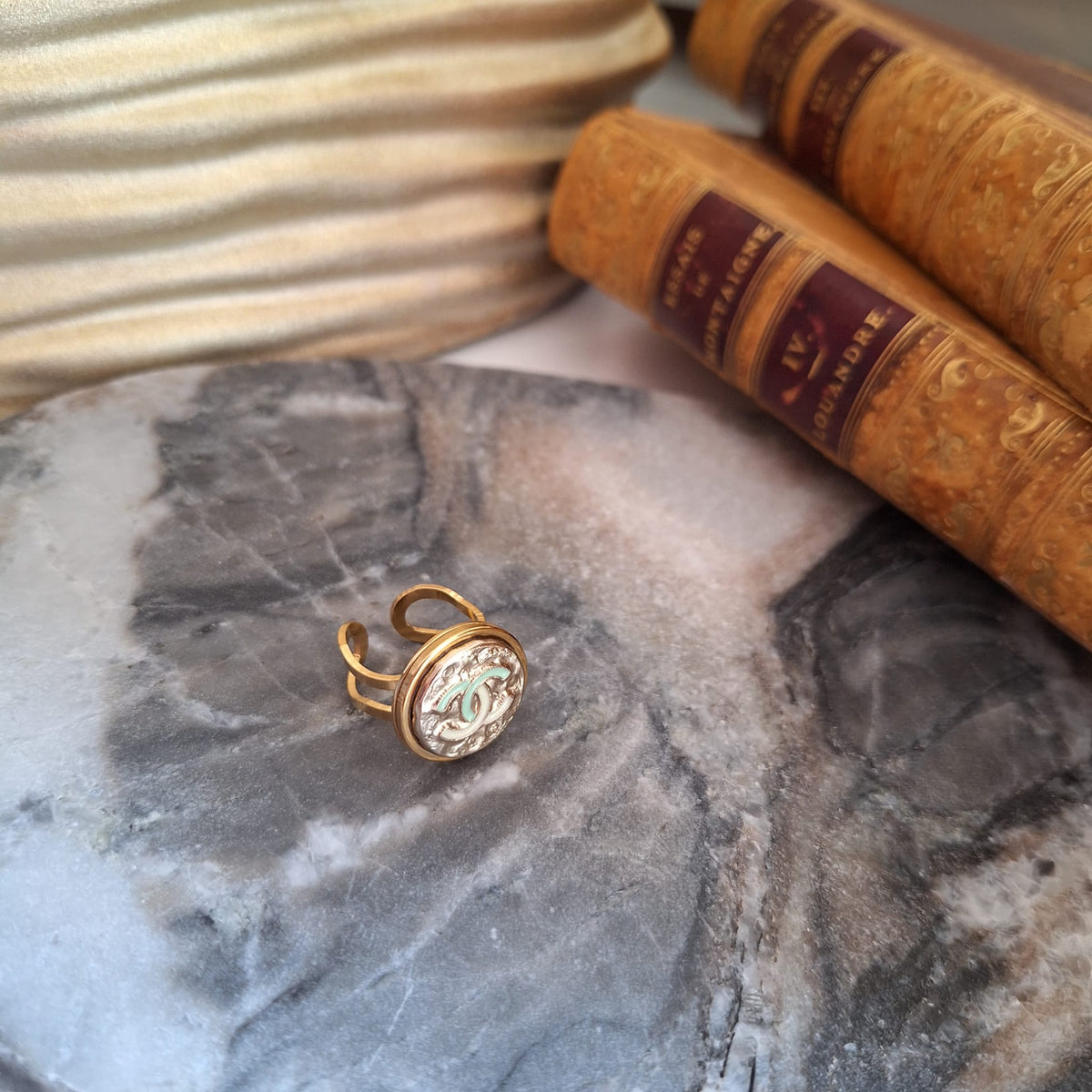 Anello Lula - Creazione artigianale Relux con bottone upcycled