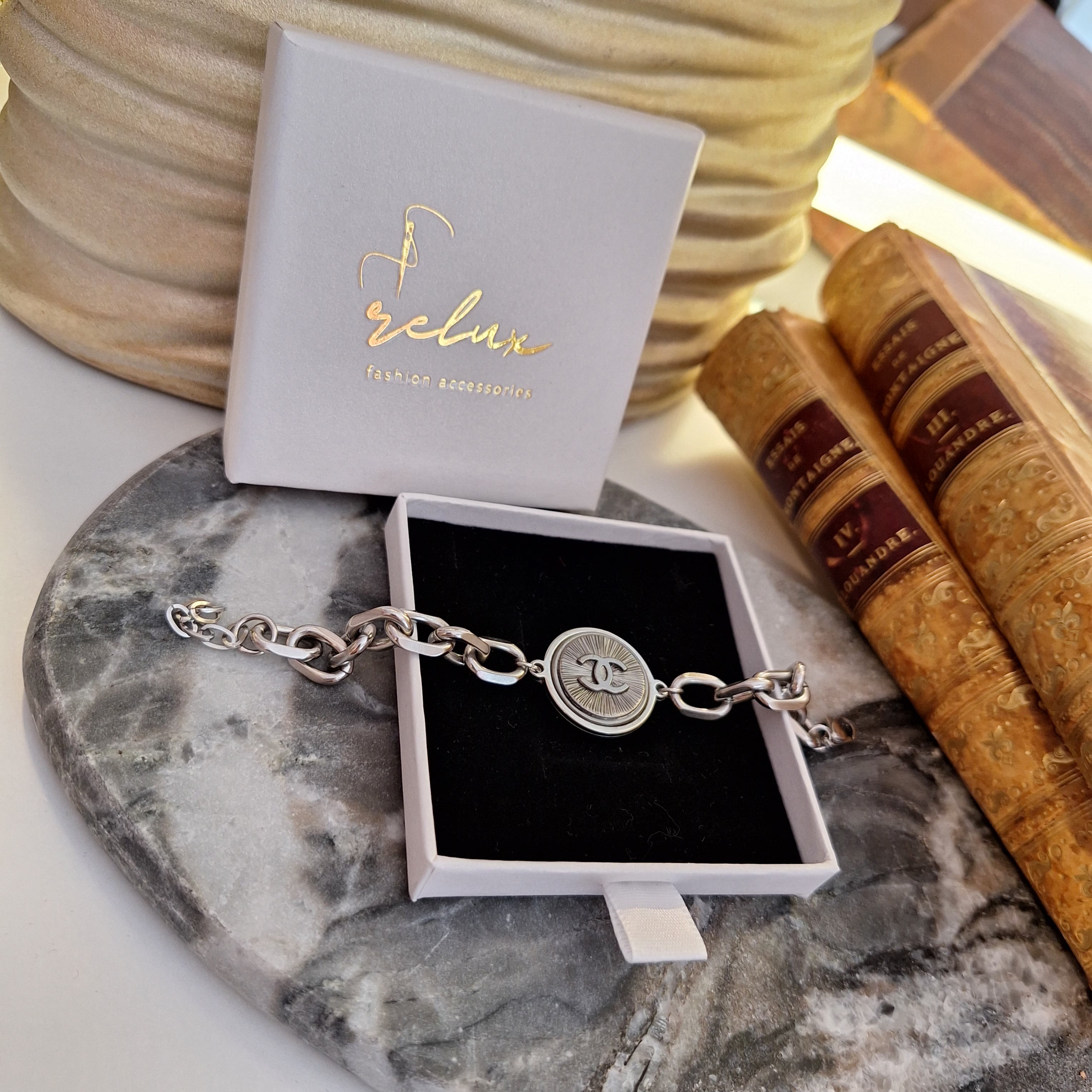 Bracciale Cloe - Creazione artigianale Relux con bottone vintage upcycled