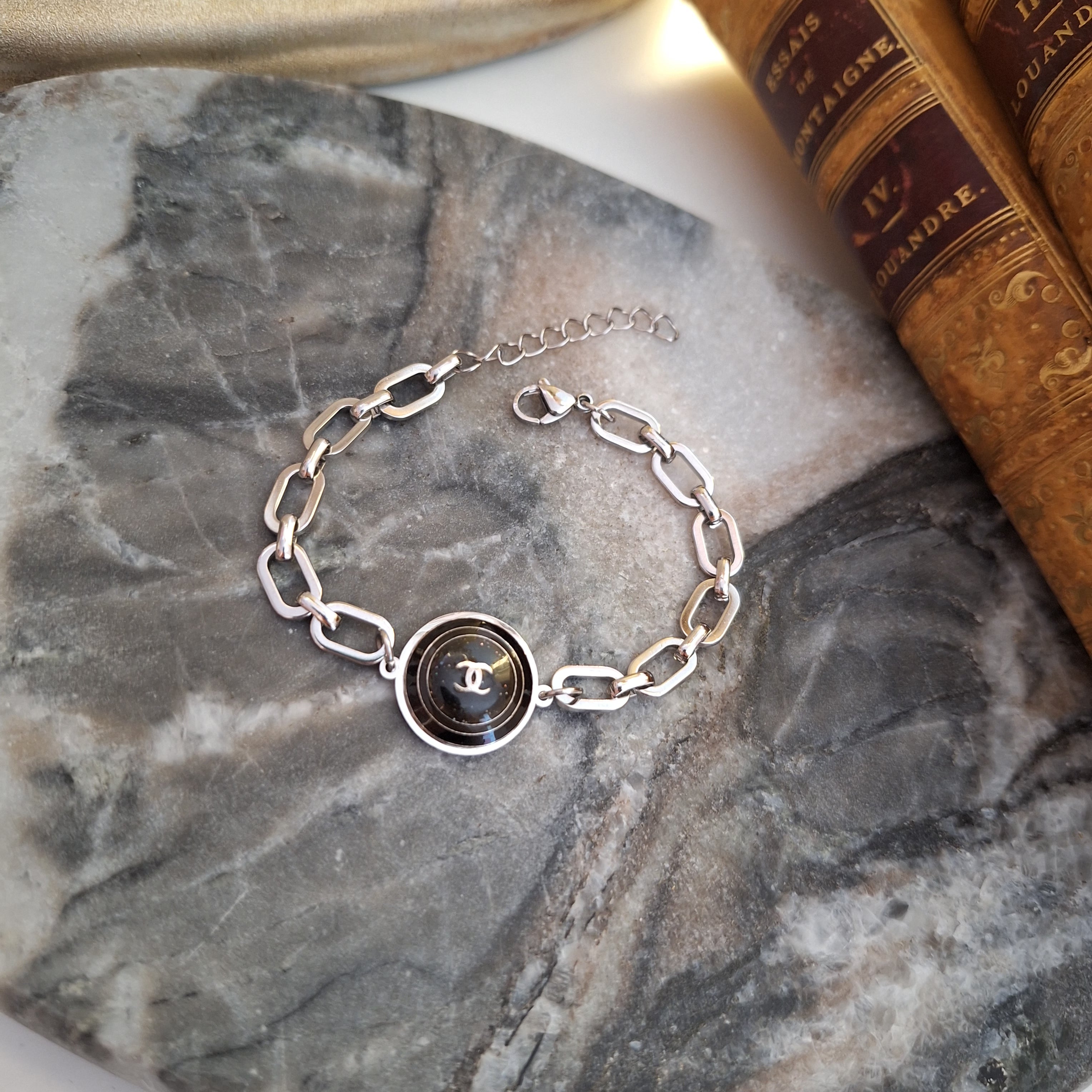 Bracciale Dina - Creazione artigianale Relux con bottone vintage upcycled