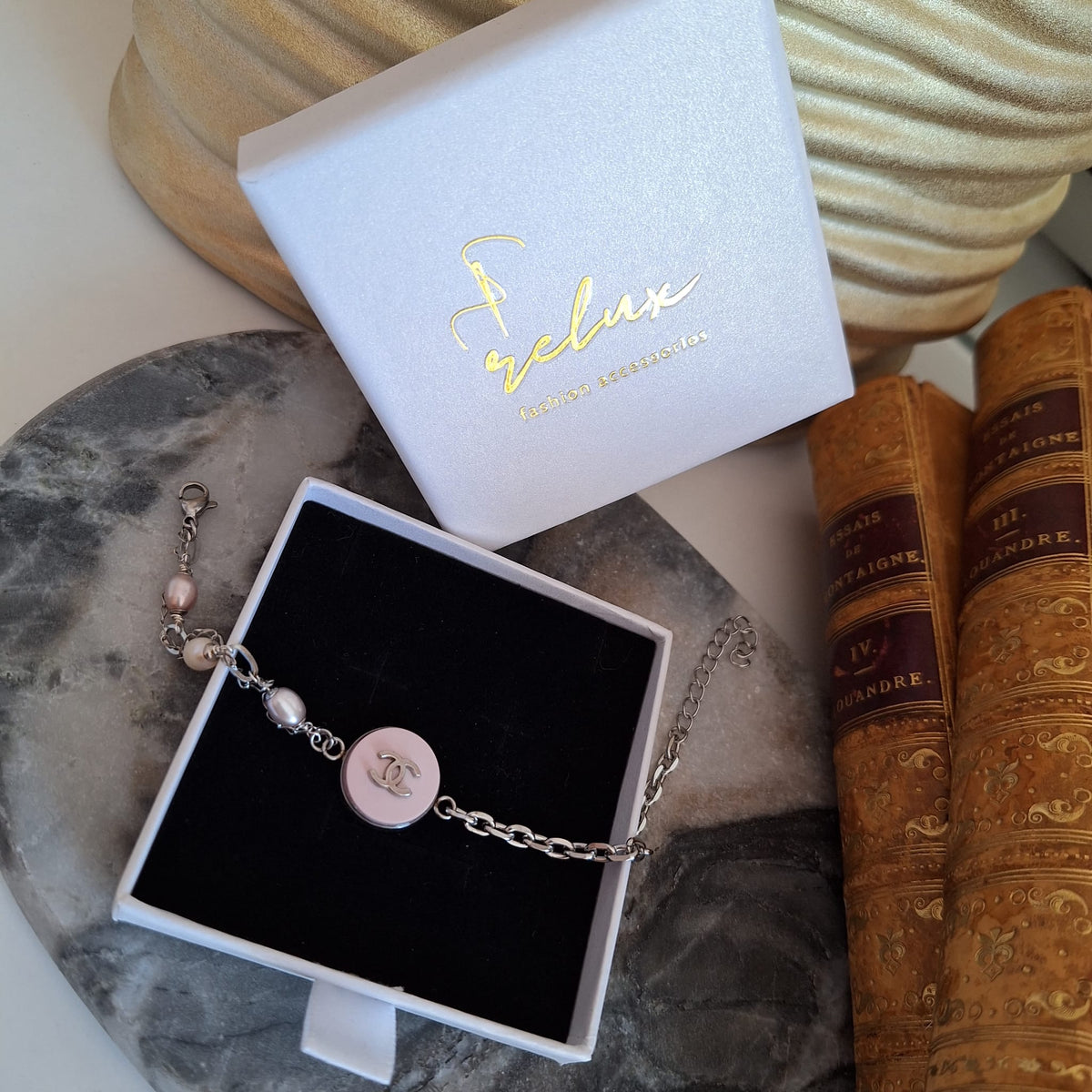 Bracciale Dana - Creazione artigianale Relux con bottone vintage upcycled