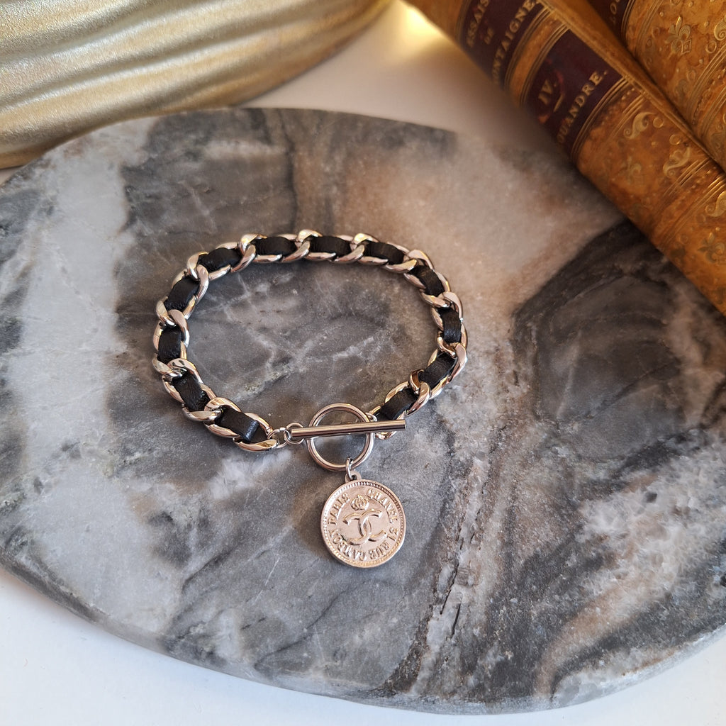 Iris Bracelet - Handcrafted Relux creation with upcycled vintage button