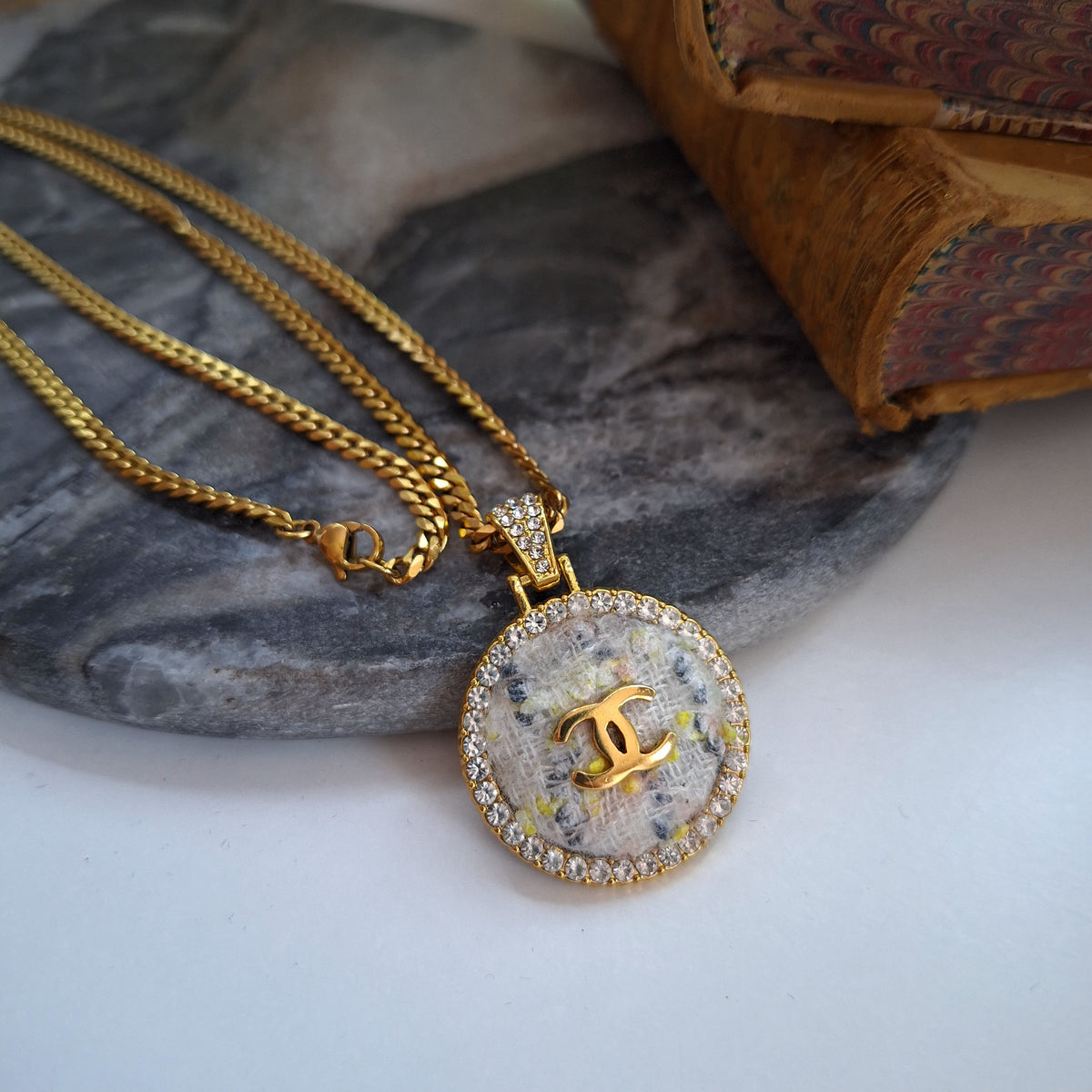 Pora Necklace - Relux artisanal creation with upcycled vintage component