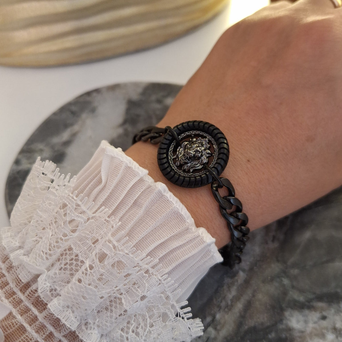 Luz Bracelet - Relux handcrafted creation with upcycled vintage button