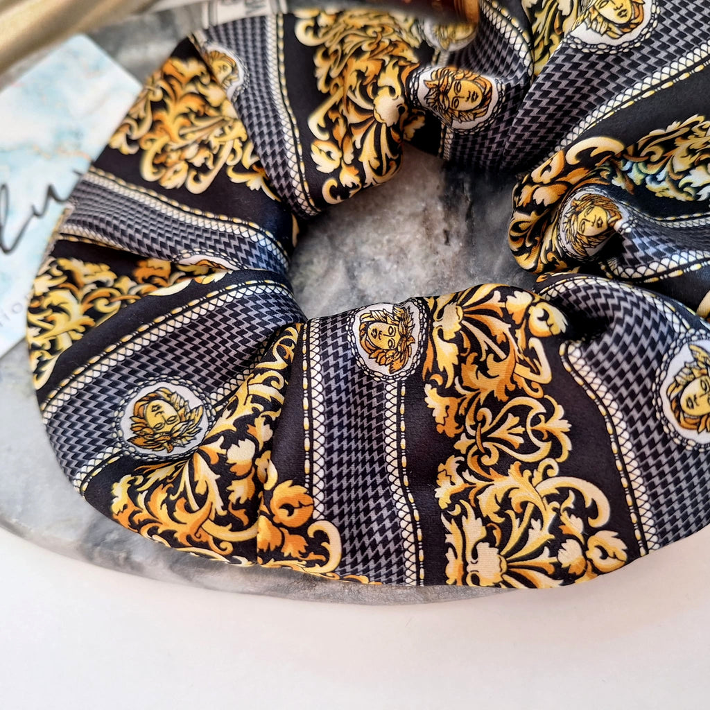 Zea Scrunchie - Relux handcrafted creation in upcycled vintage fabric