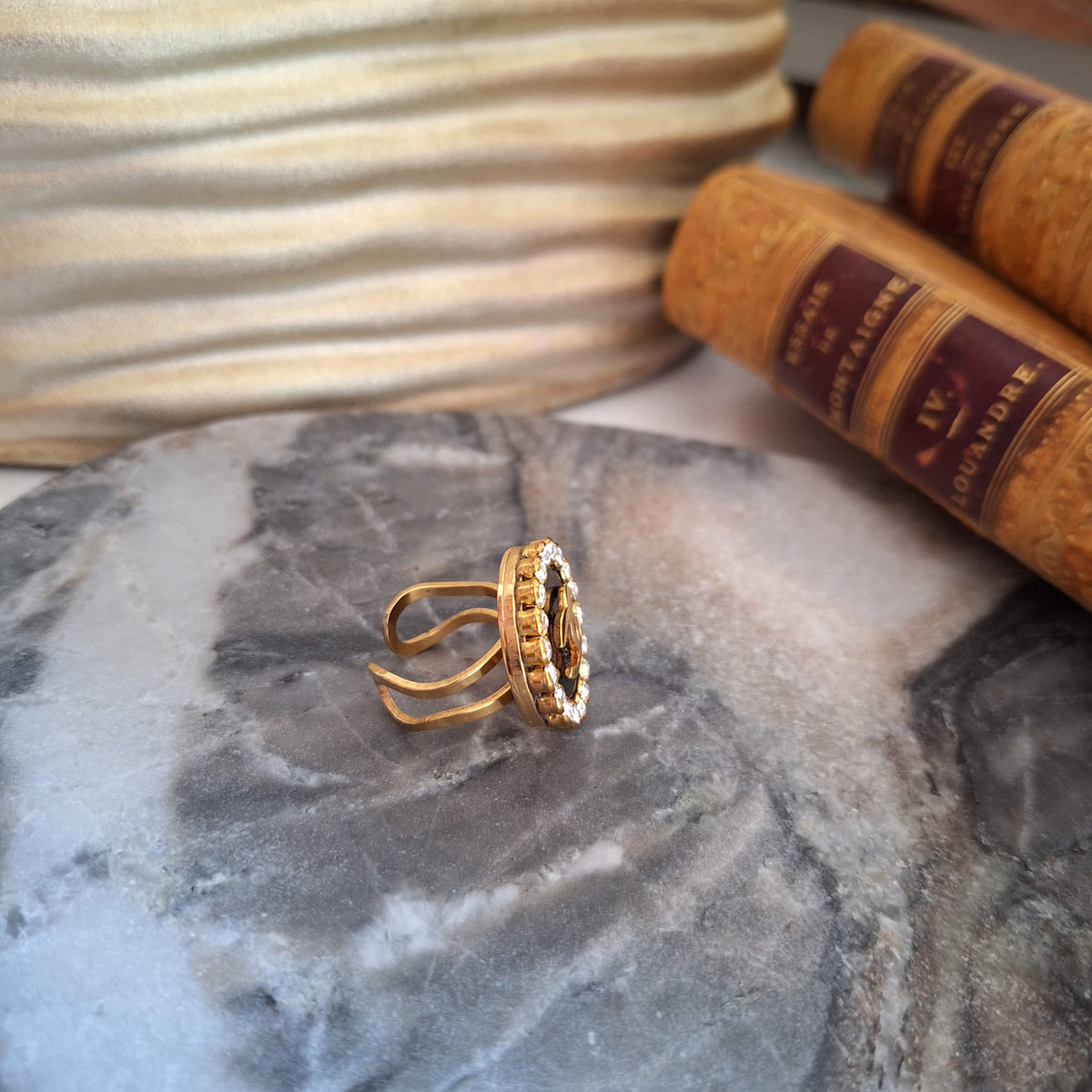 Anello Ella - Creazione artigianale Relux con bottone upcycled