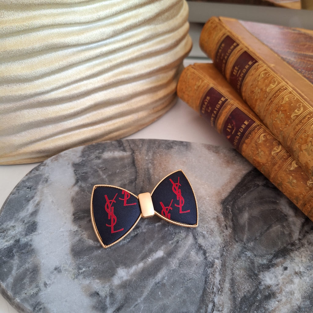 Nadi hair accessory - Relux handcrafted creation in upcycled vintage fabric