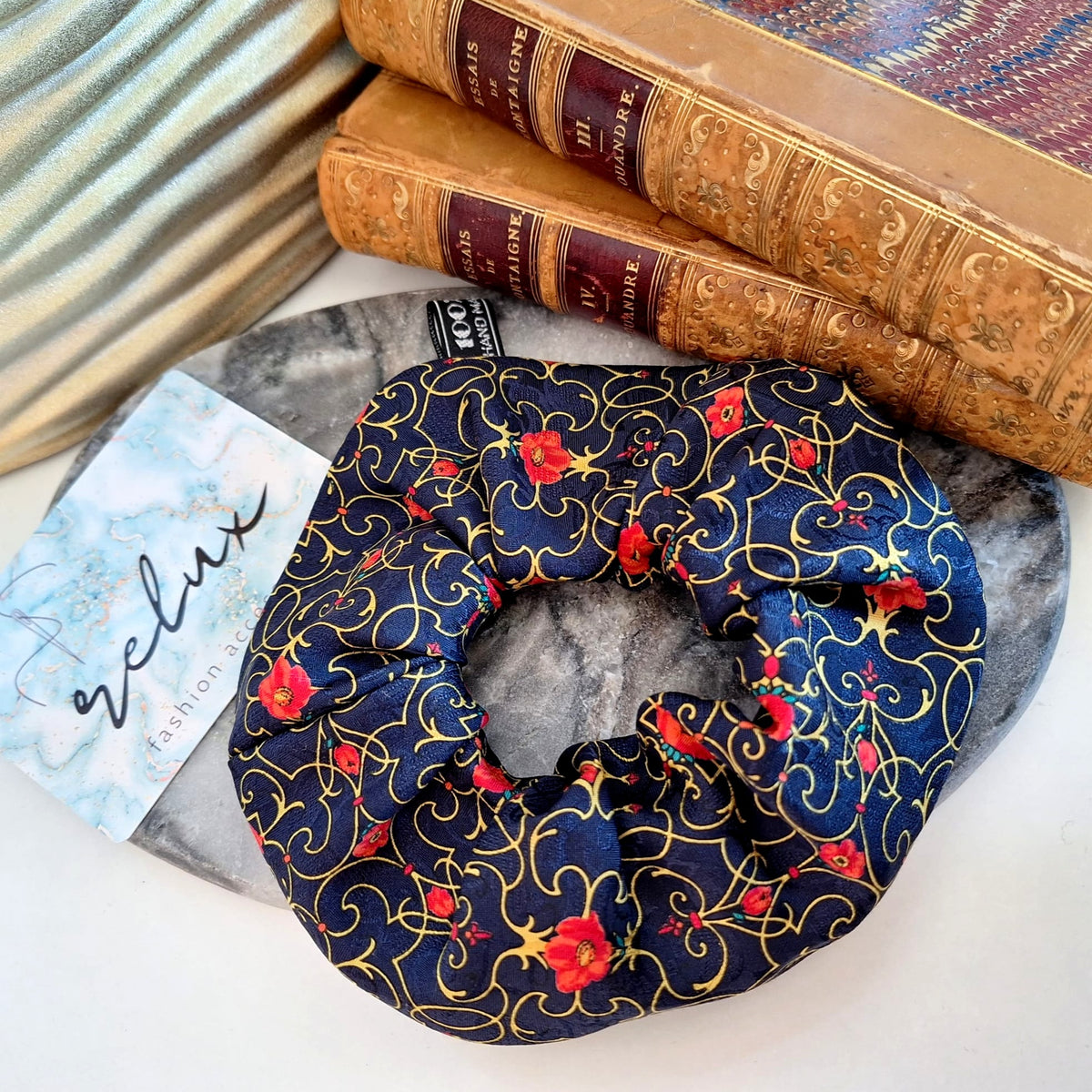 Scrunchie Pat - Creazione artigianale Relux in stoffa vintage upcycled