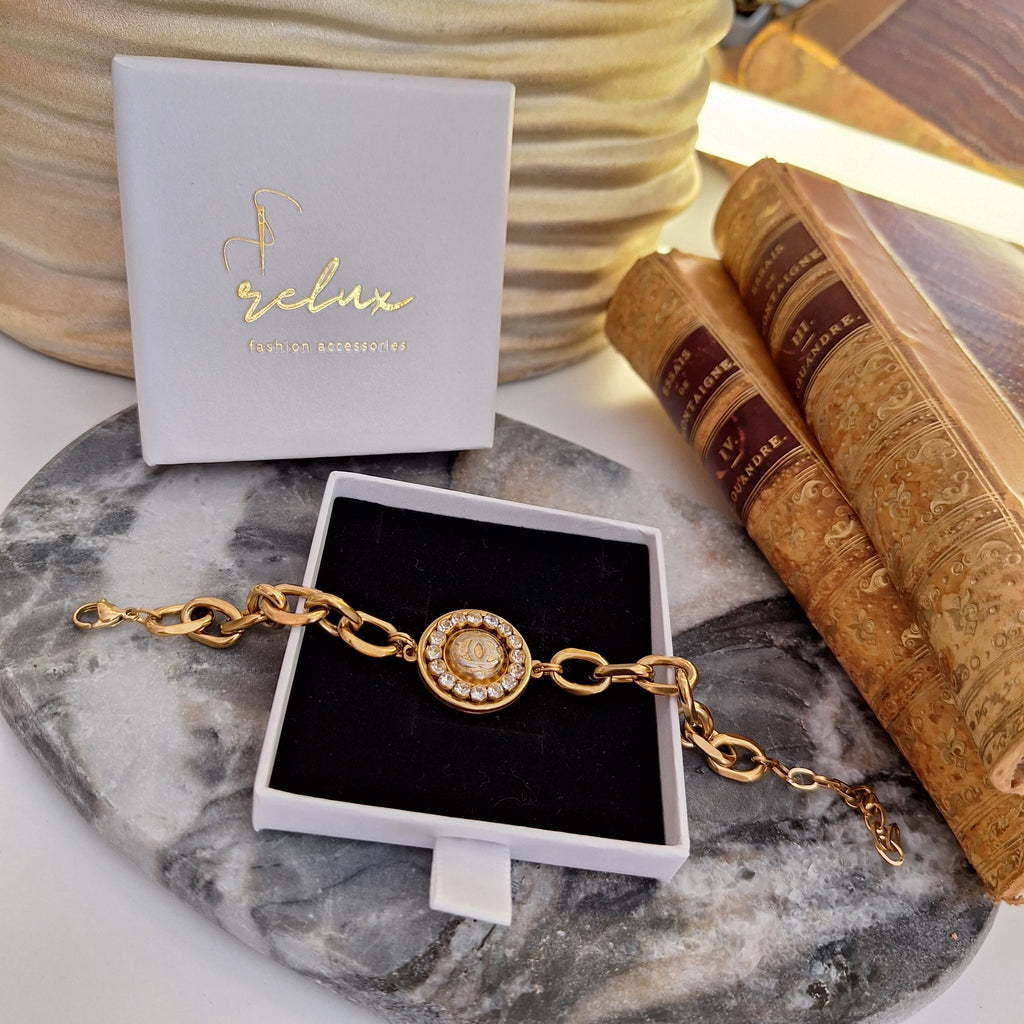 Cora Bracelet - Handcrafted Relux creation with an upcycled vintage button