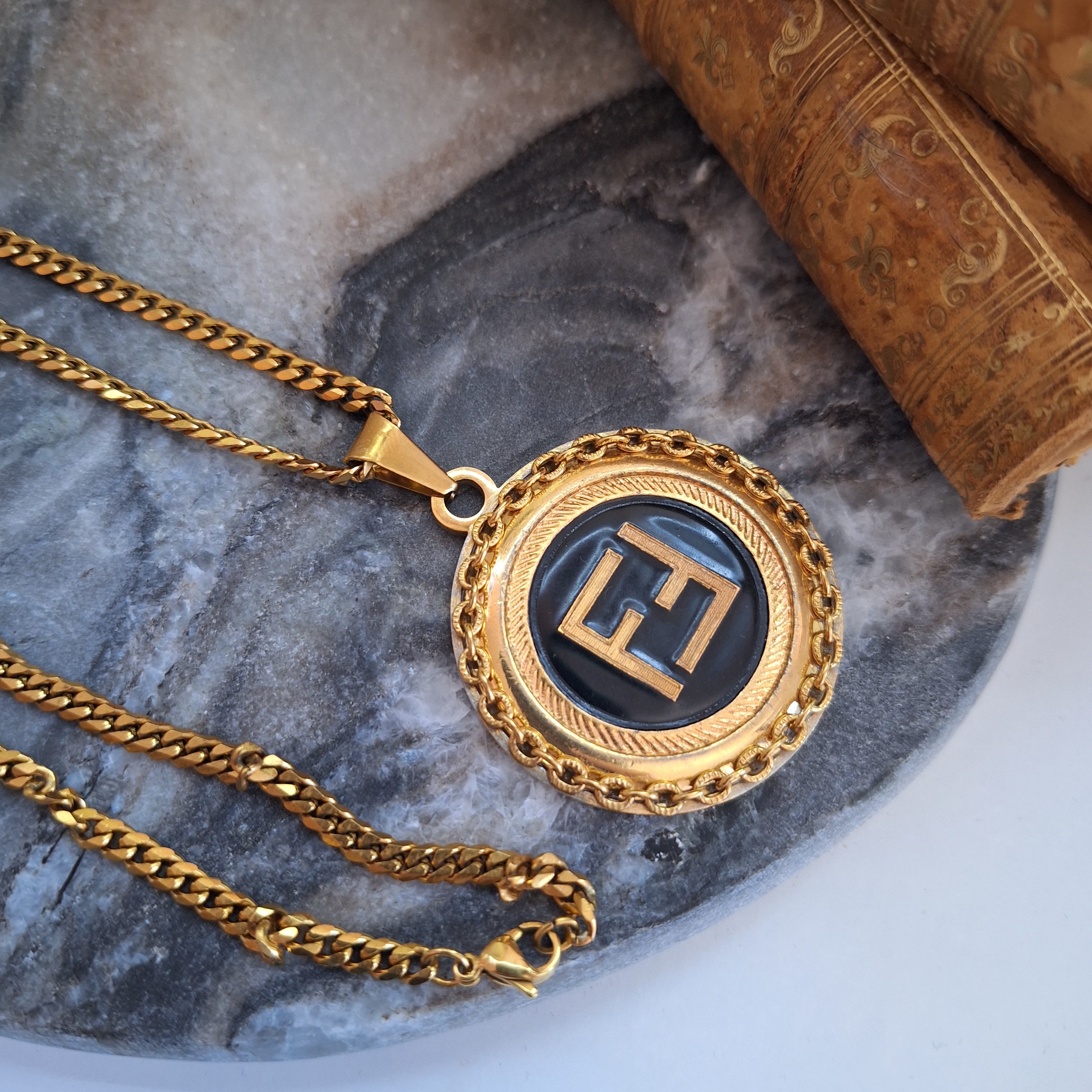 Collana Jill - Creazione artigianale Relux con bottone vintage upcycled
