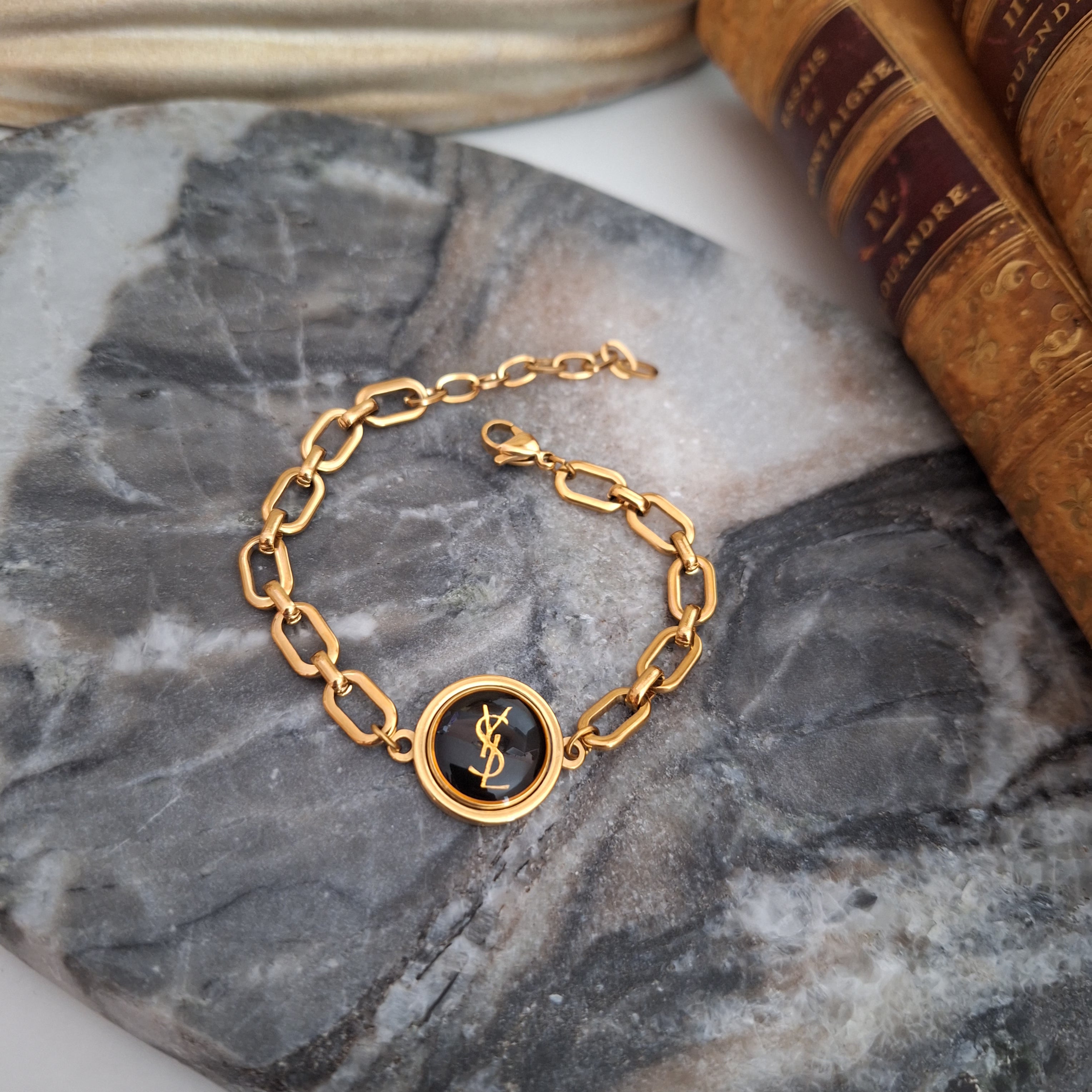 Bracciale Nita - Creazione artigianale Relux con bottone vintage upcycled