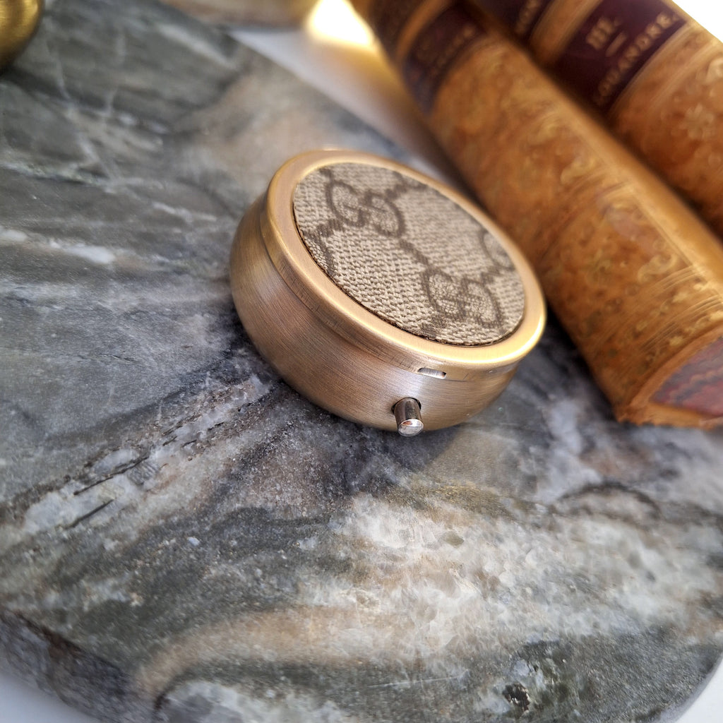 Portapillole tascabile Rita - Creazione artigianale Relux in pelle vintage upcycled