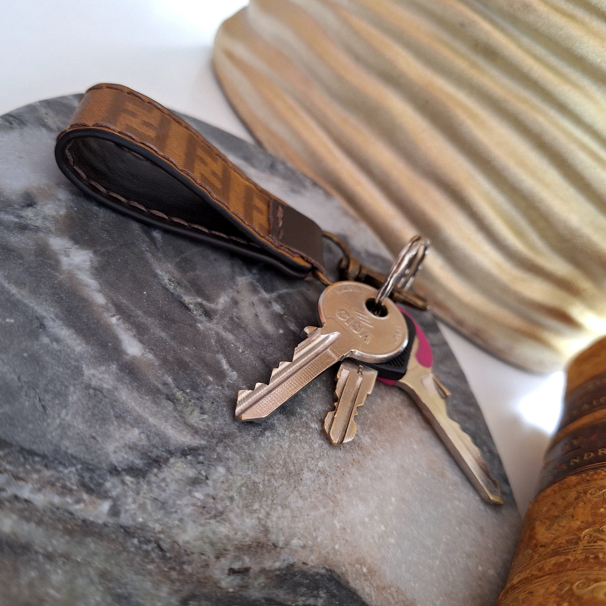 Portachiavi Oton - Creazione artigianale Relux in pelle vintage upcycled