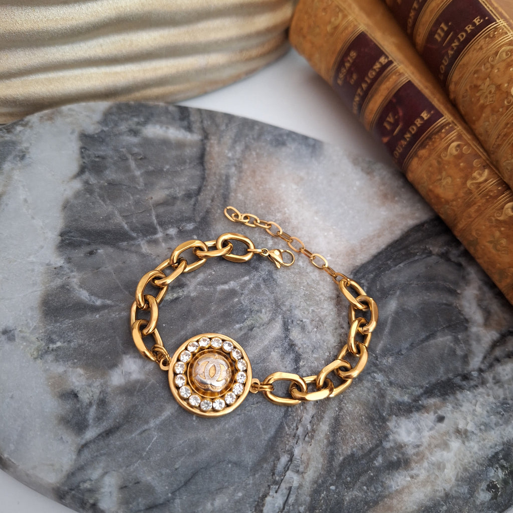 Cora Bracelet - Handcrafted Relux creation with an upcycled vintage button