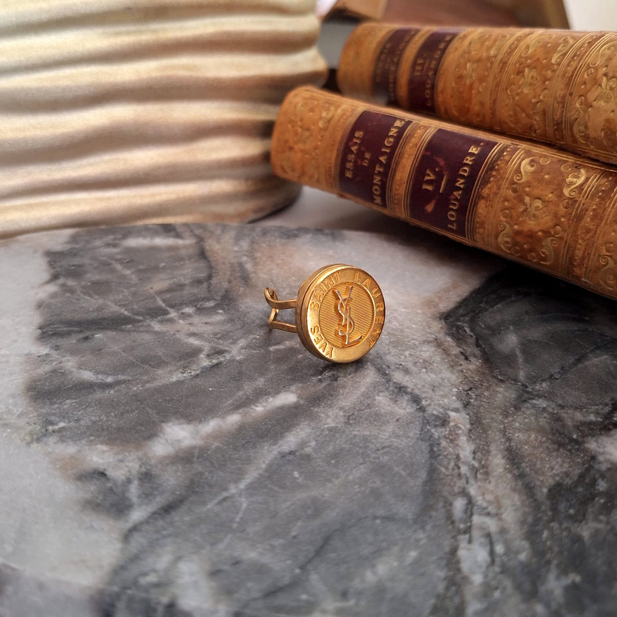 Anello Etta - Creazione artigianale Relux con bottone upcycled
