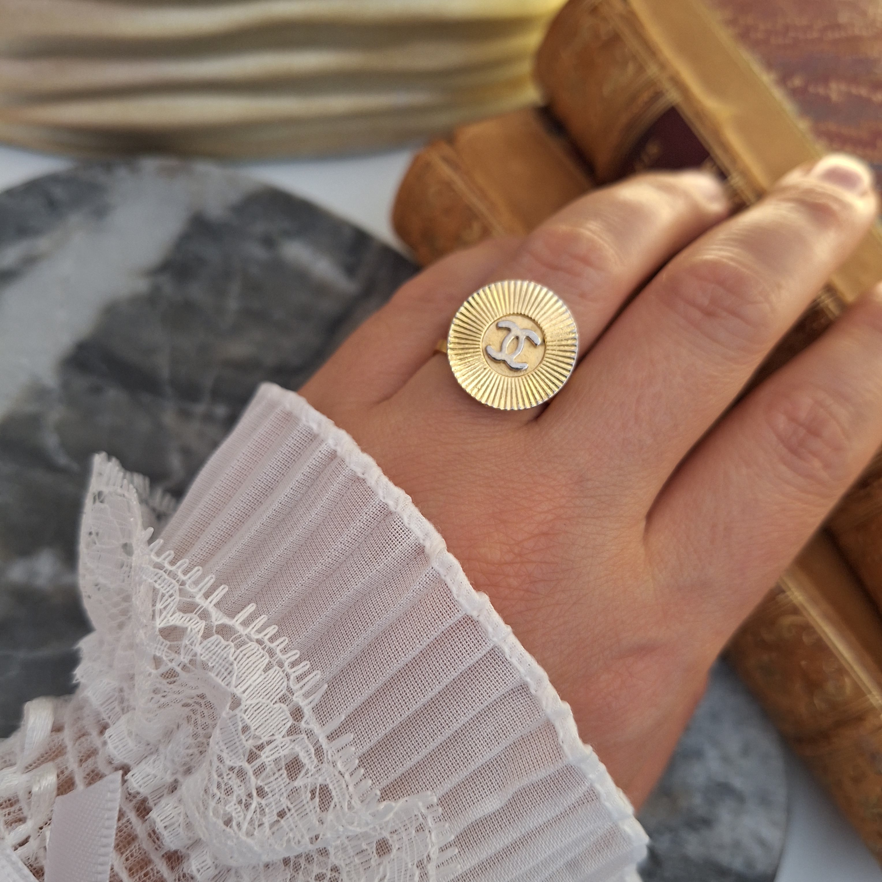 Anello Olia - Creazione artigianale Relux con bottone upcycled
