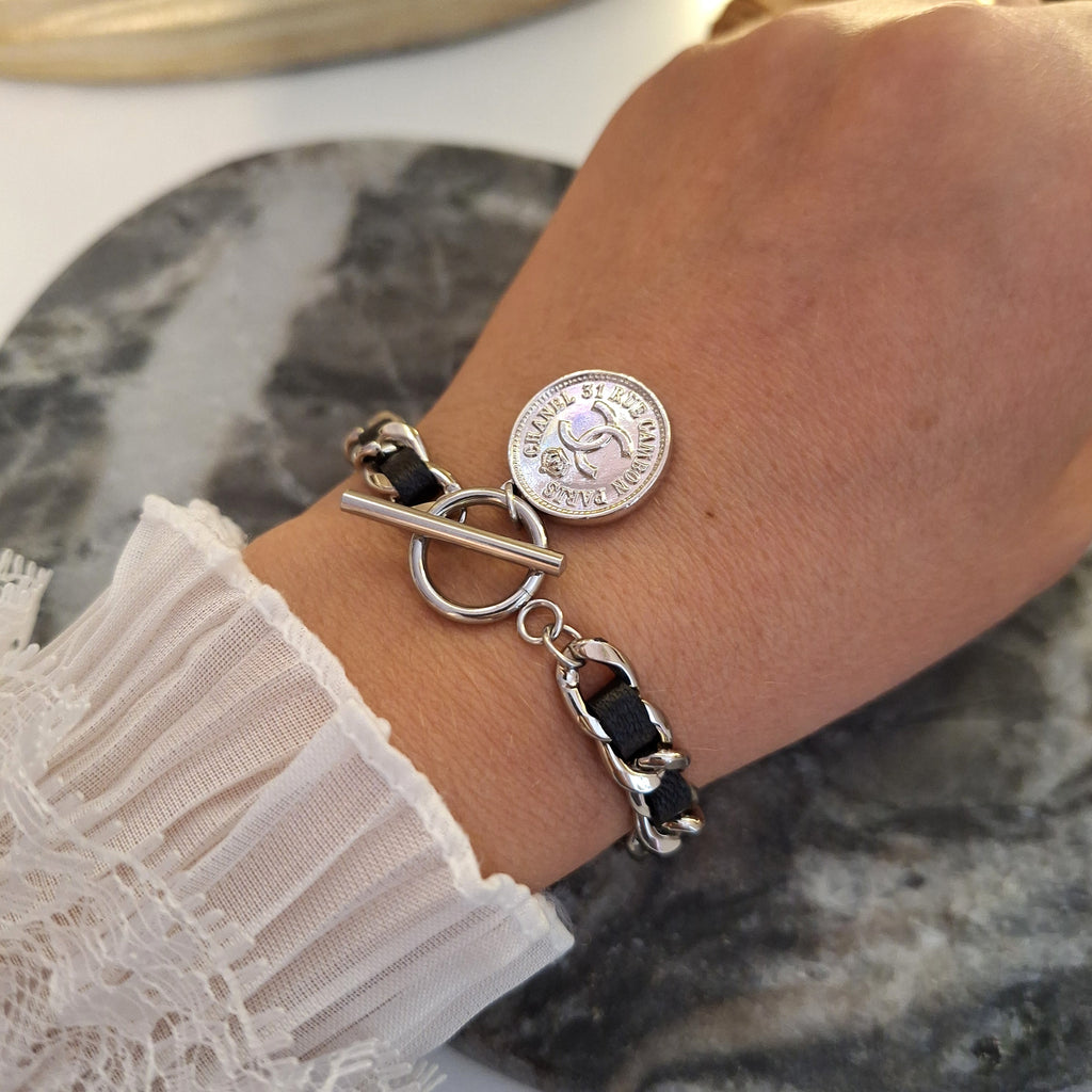 Iris Bracelet - Handcrafted Relux creation with upcycled vintage button